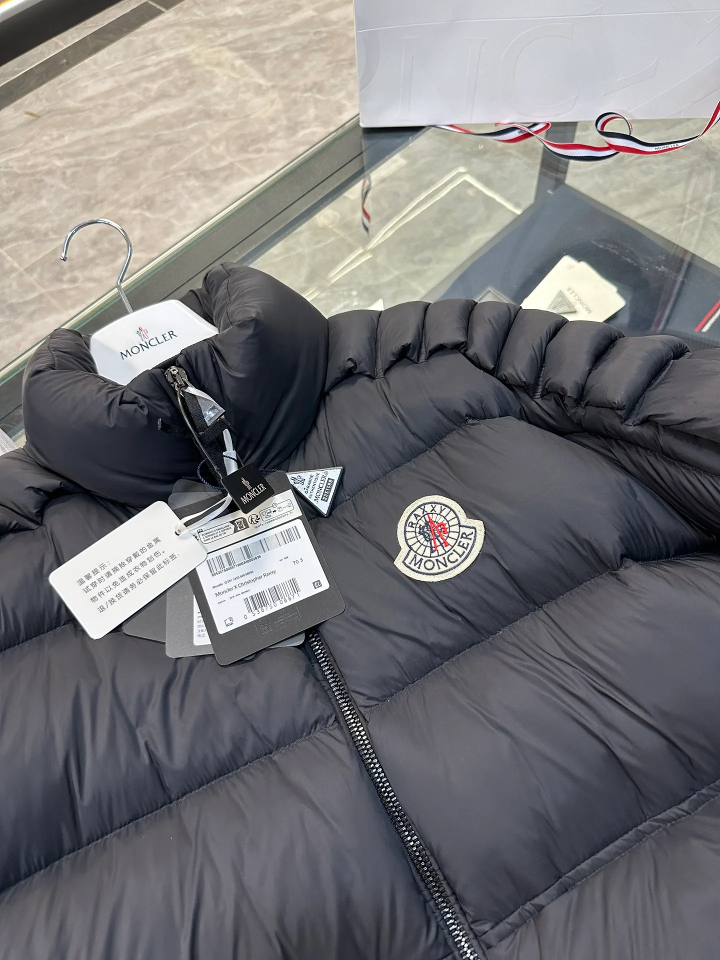 Women's Jackets And Down Jackets MONCLER 18130167