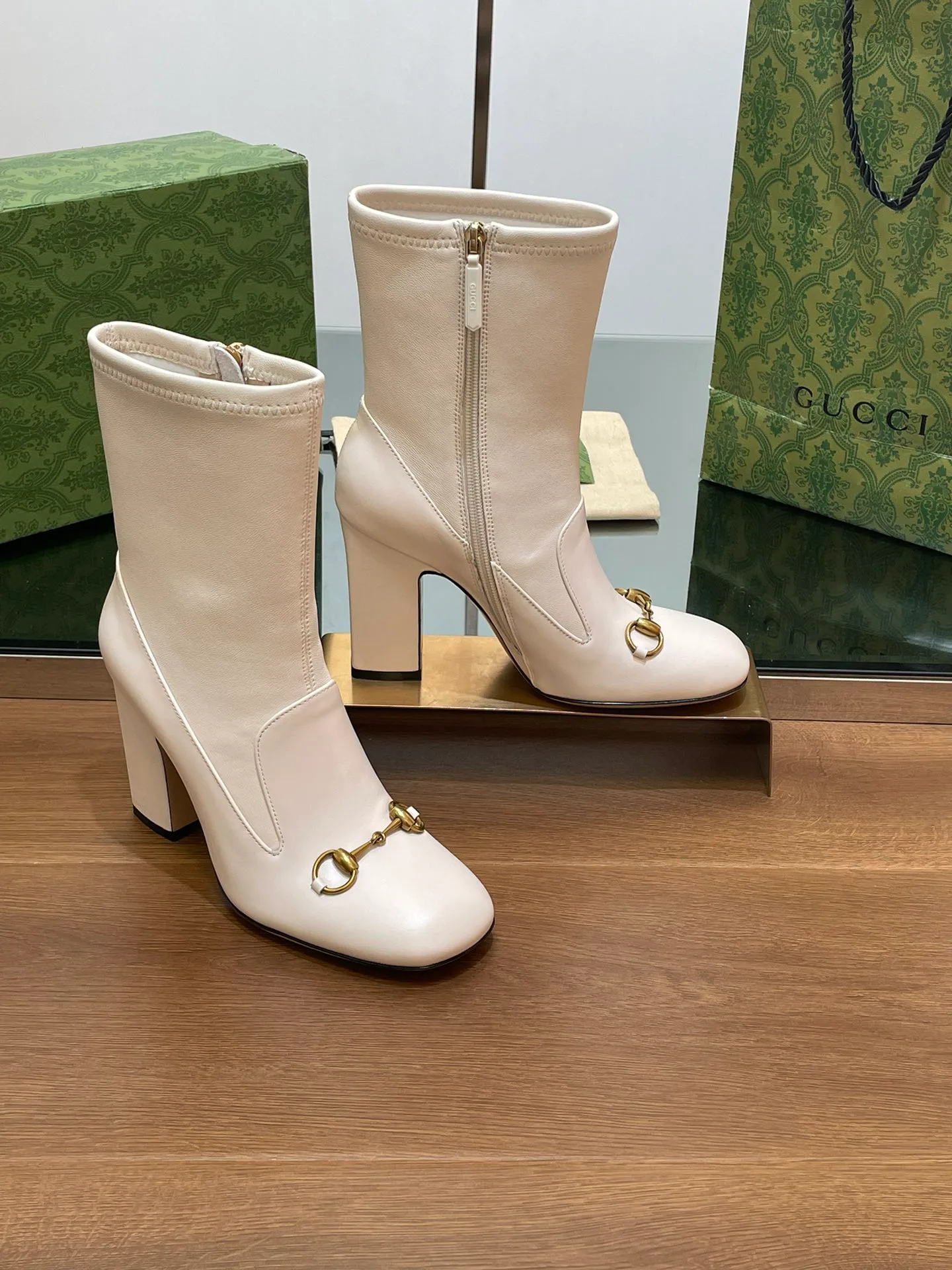 Women's Booties GUCCI 18083285