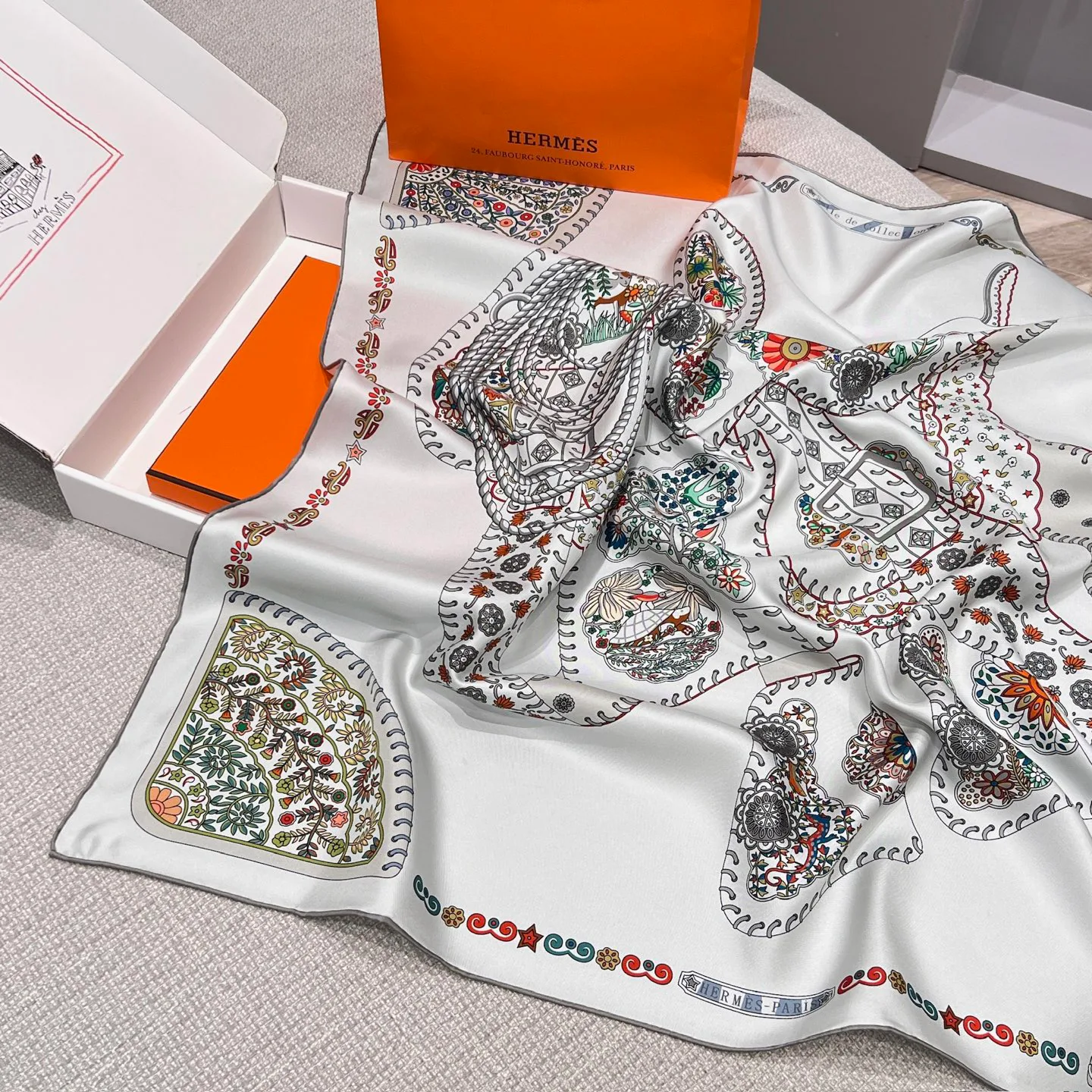 Silk Scarves HERMES 17991441