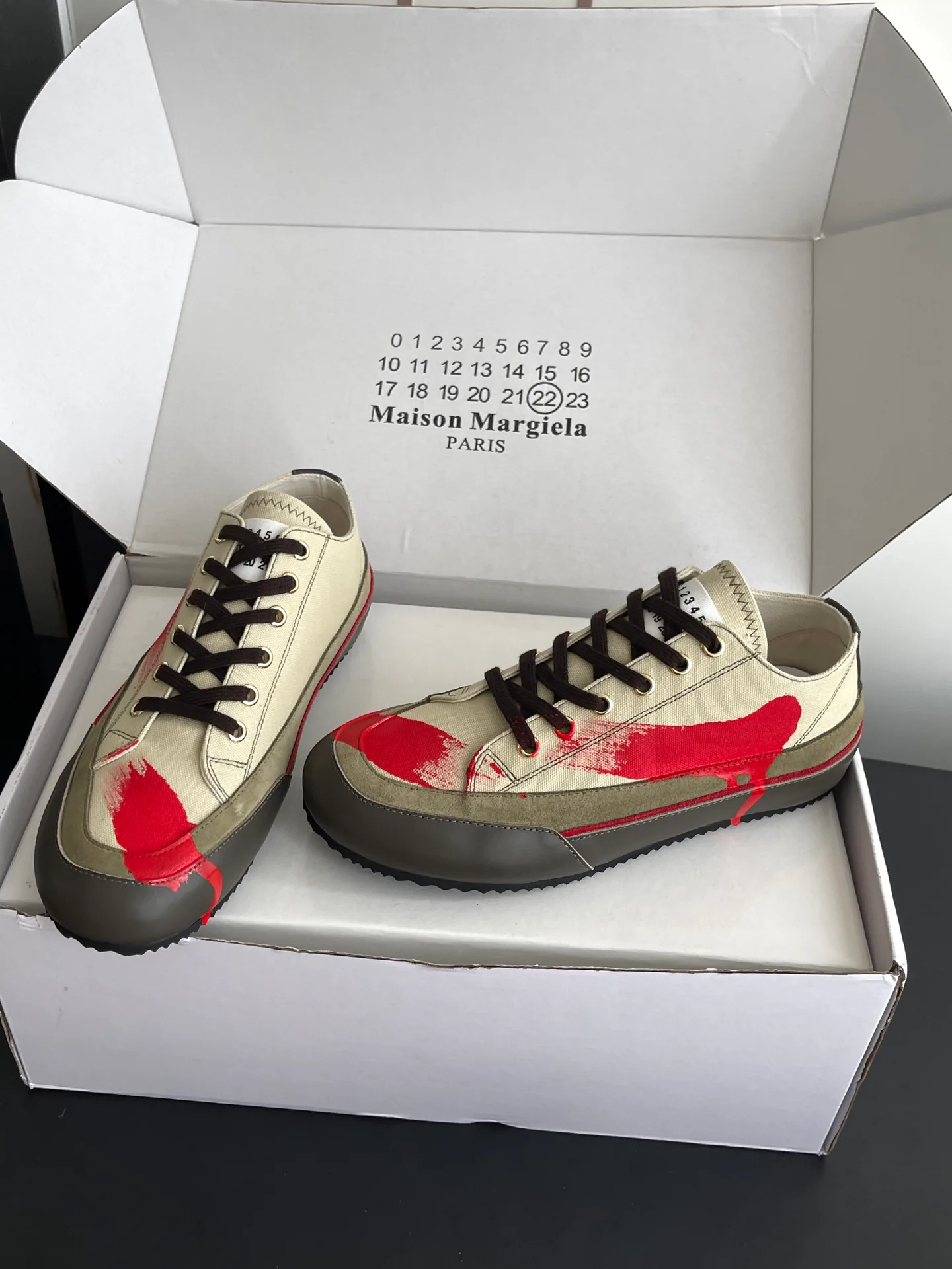 Women's Sneakers MAISON MARGIELA 17554405