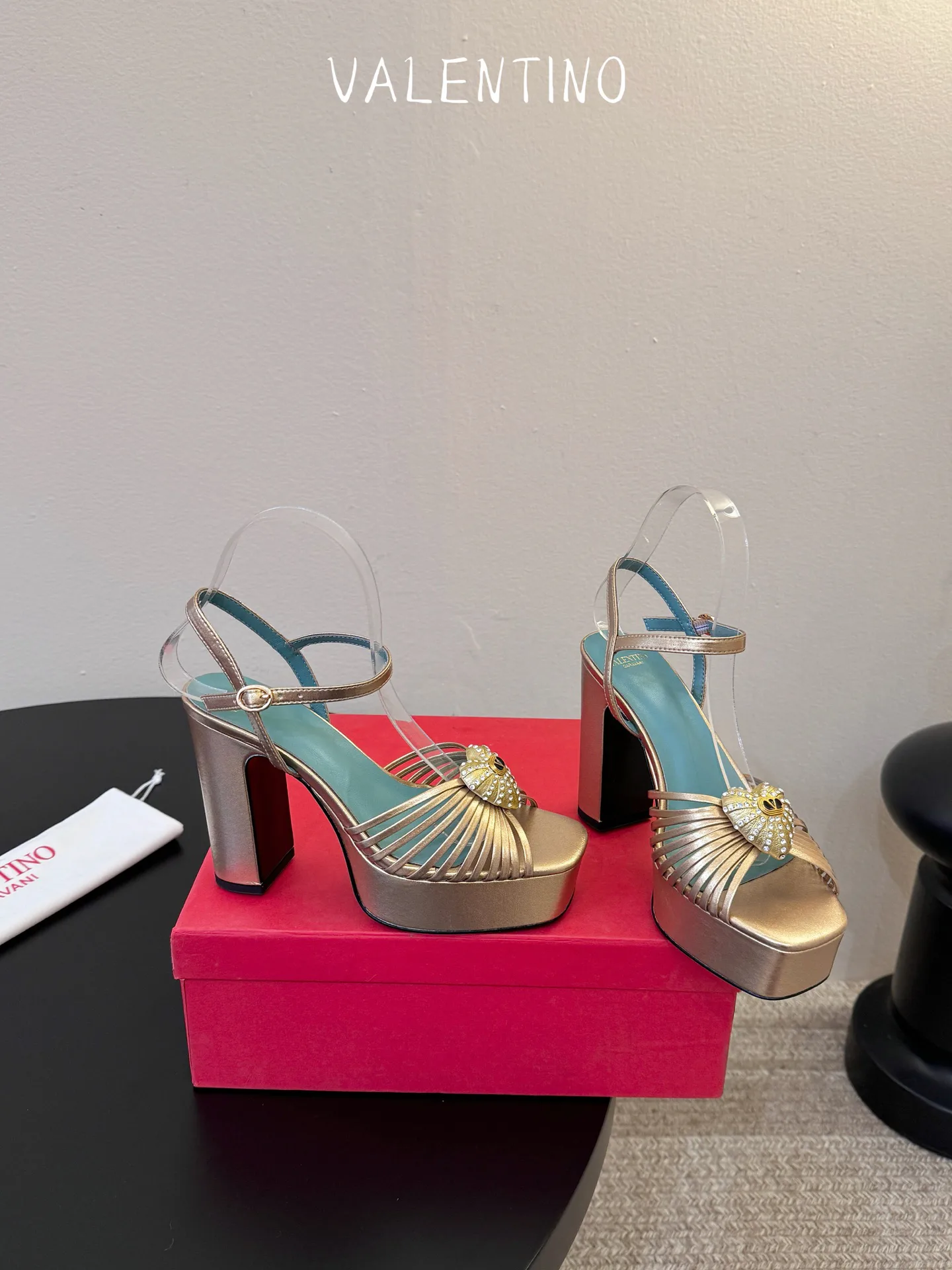 Women's Open-Toe Sandals VALENTINO 17396953