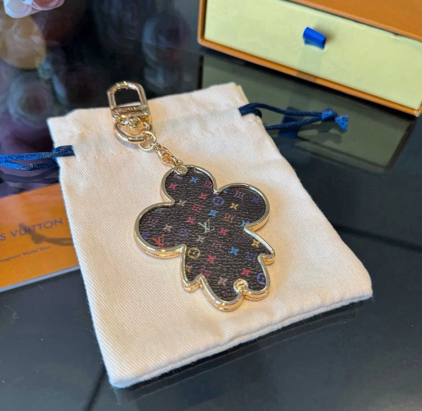 Key Cases LOUIS VUITTON 18013327