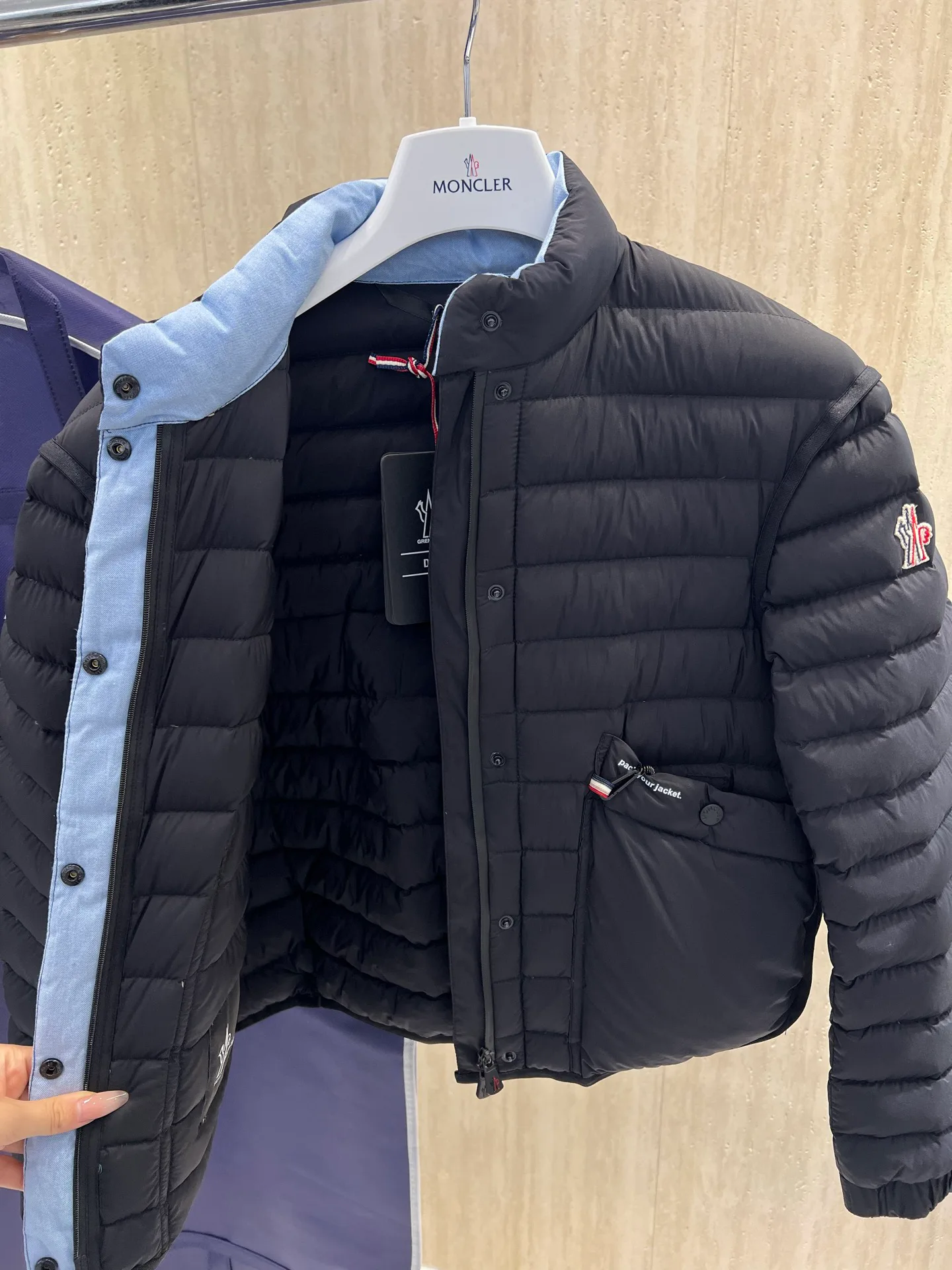Men's Jackets And Down Jackets MONCLER 18231664