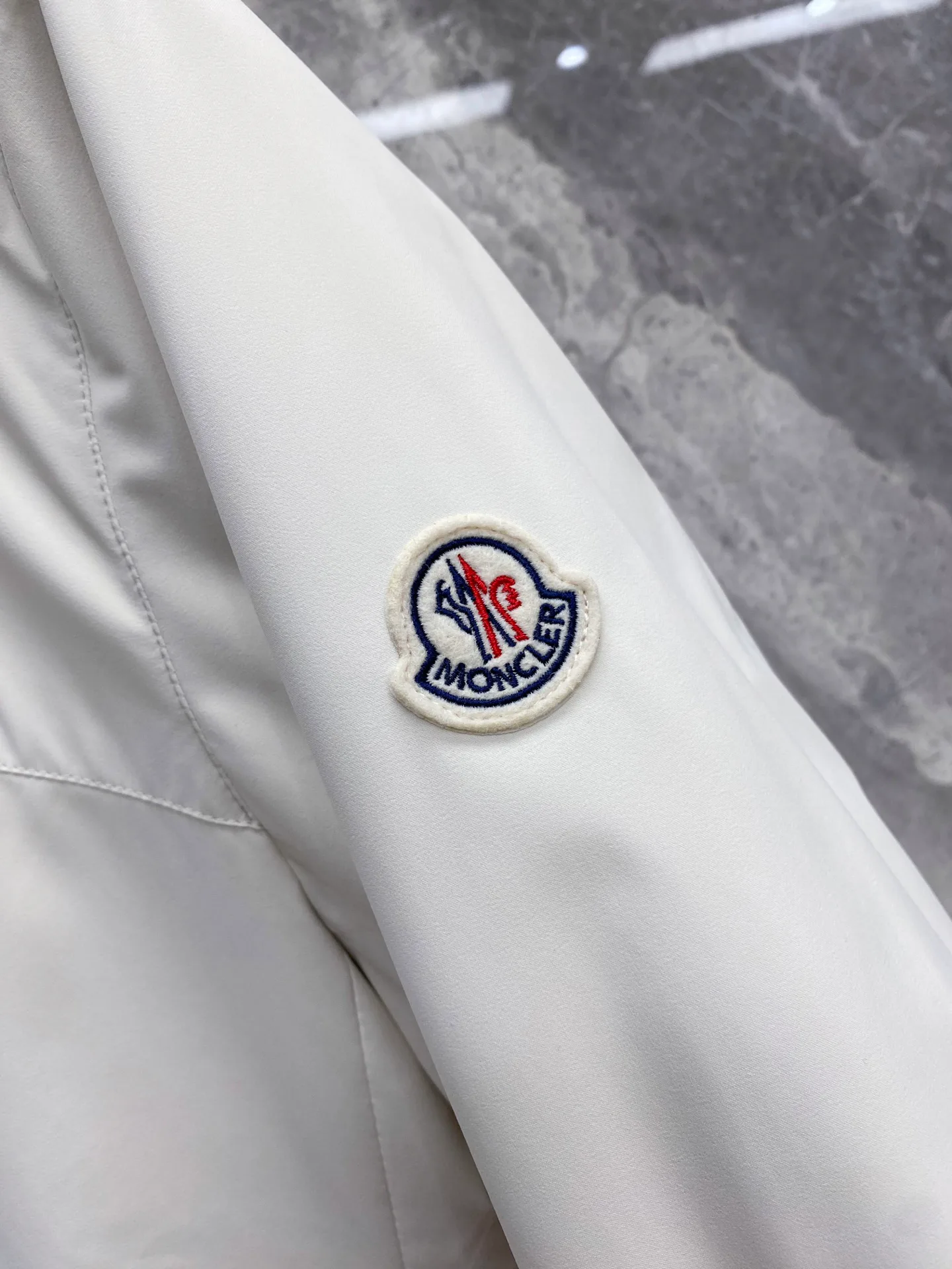 Women's Jackets And Down Jackets MONCLER 18178786