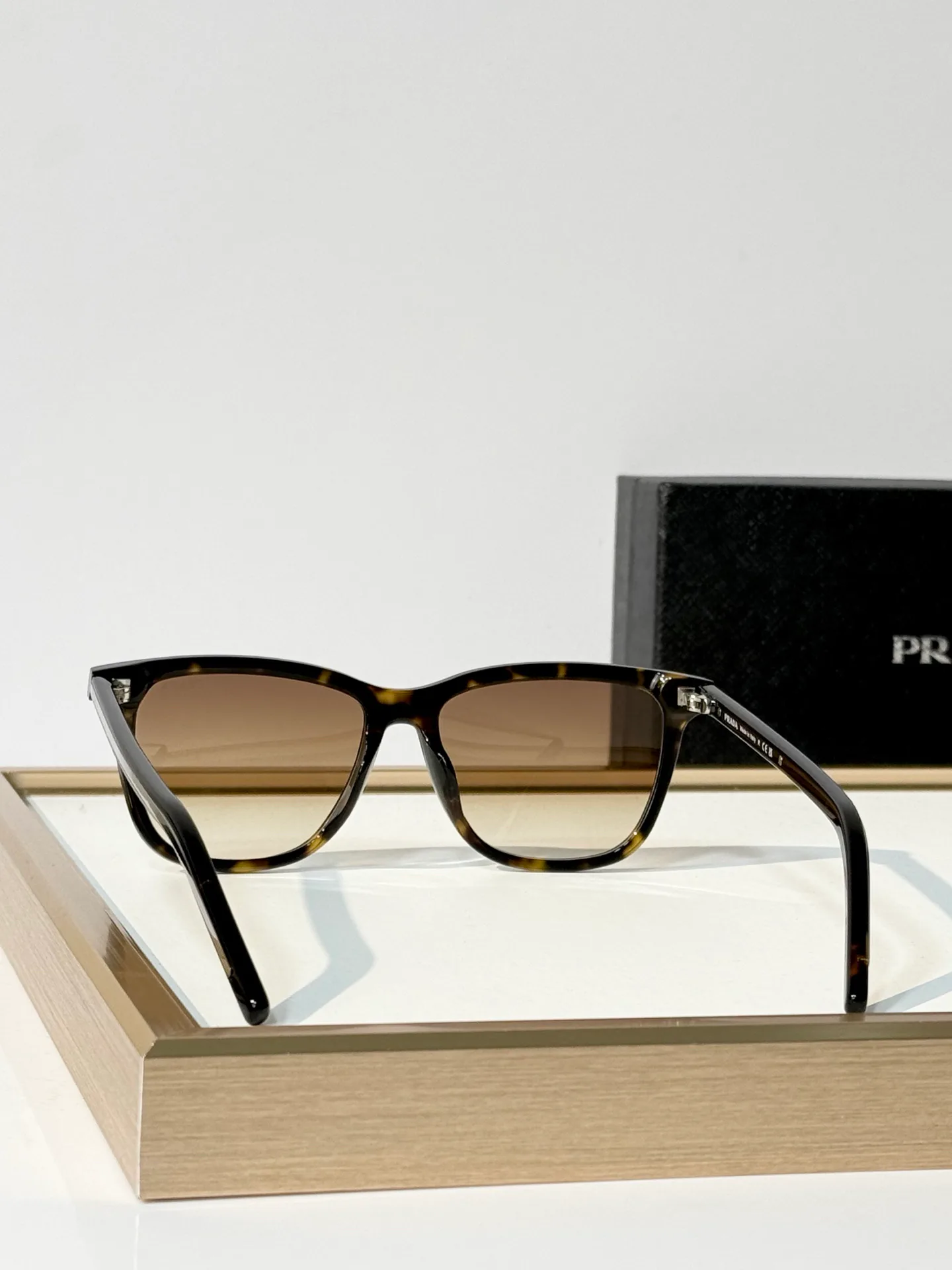 Очки Prada 18602851