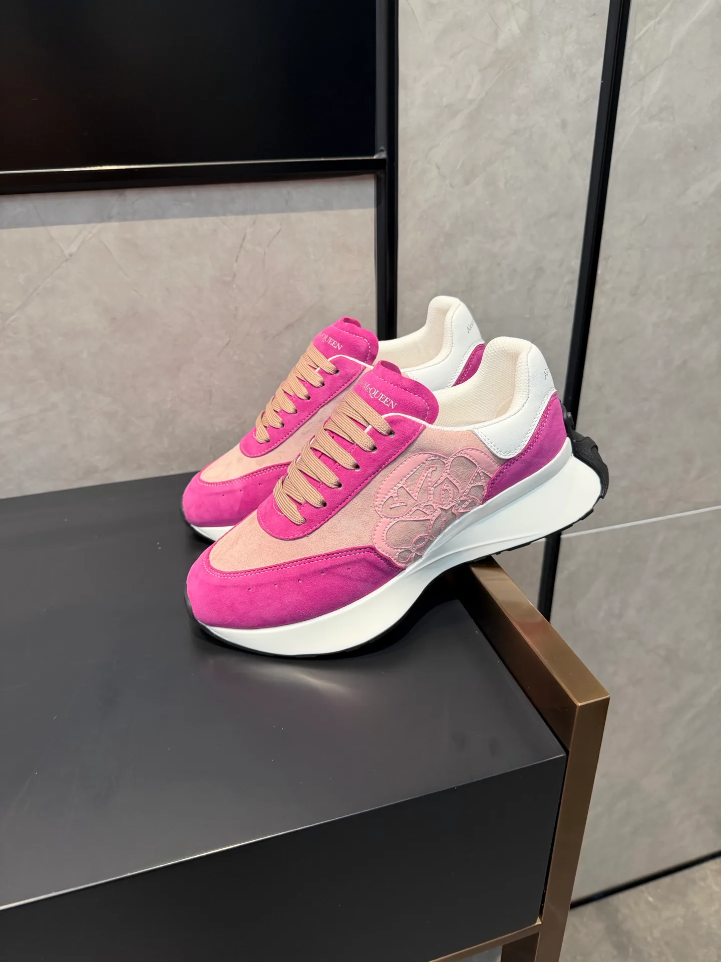 Women's Sneakers ALEXANDER MCQUEEN 18363888
