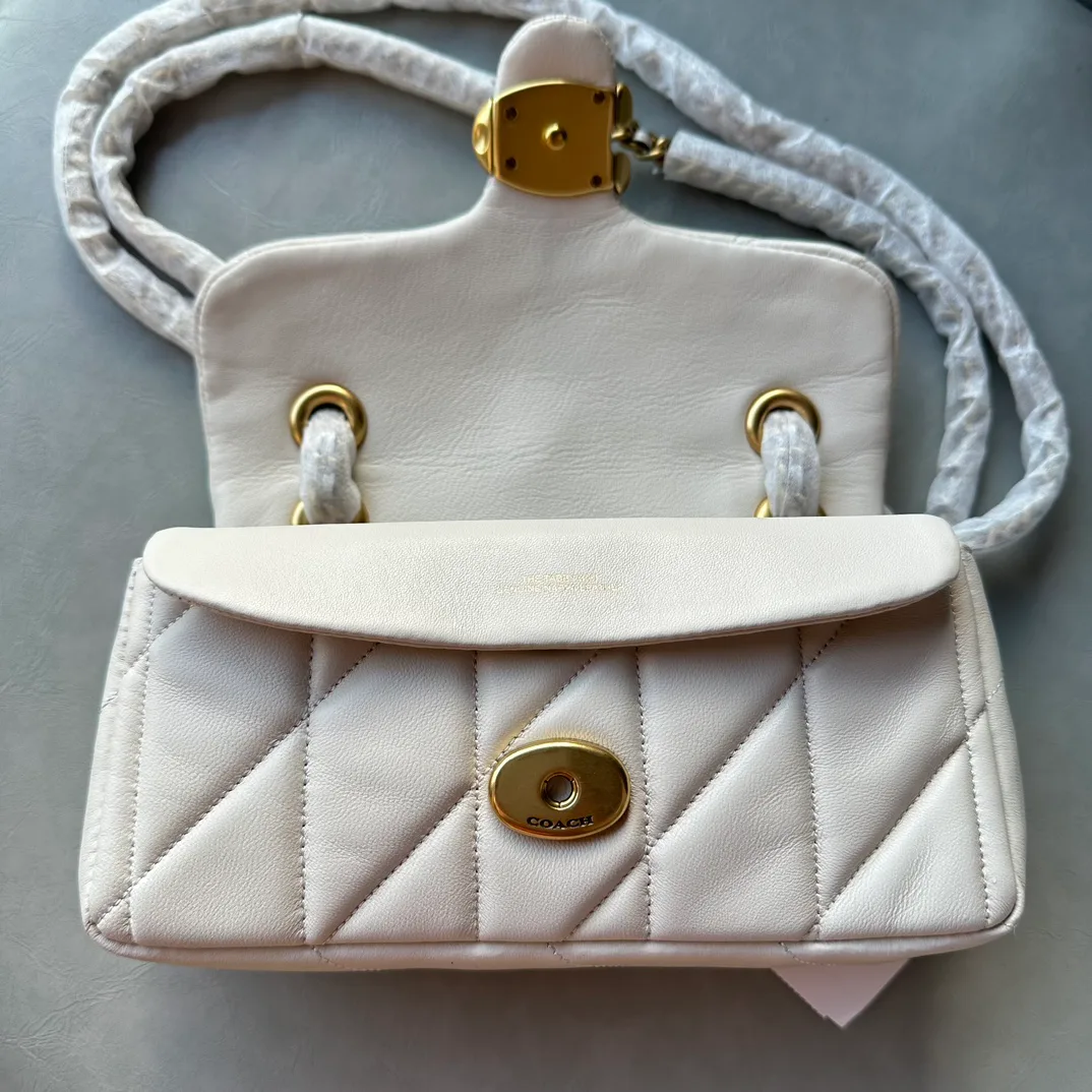 Women's Classic Handbags COACH 17960988