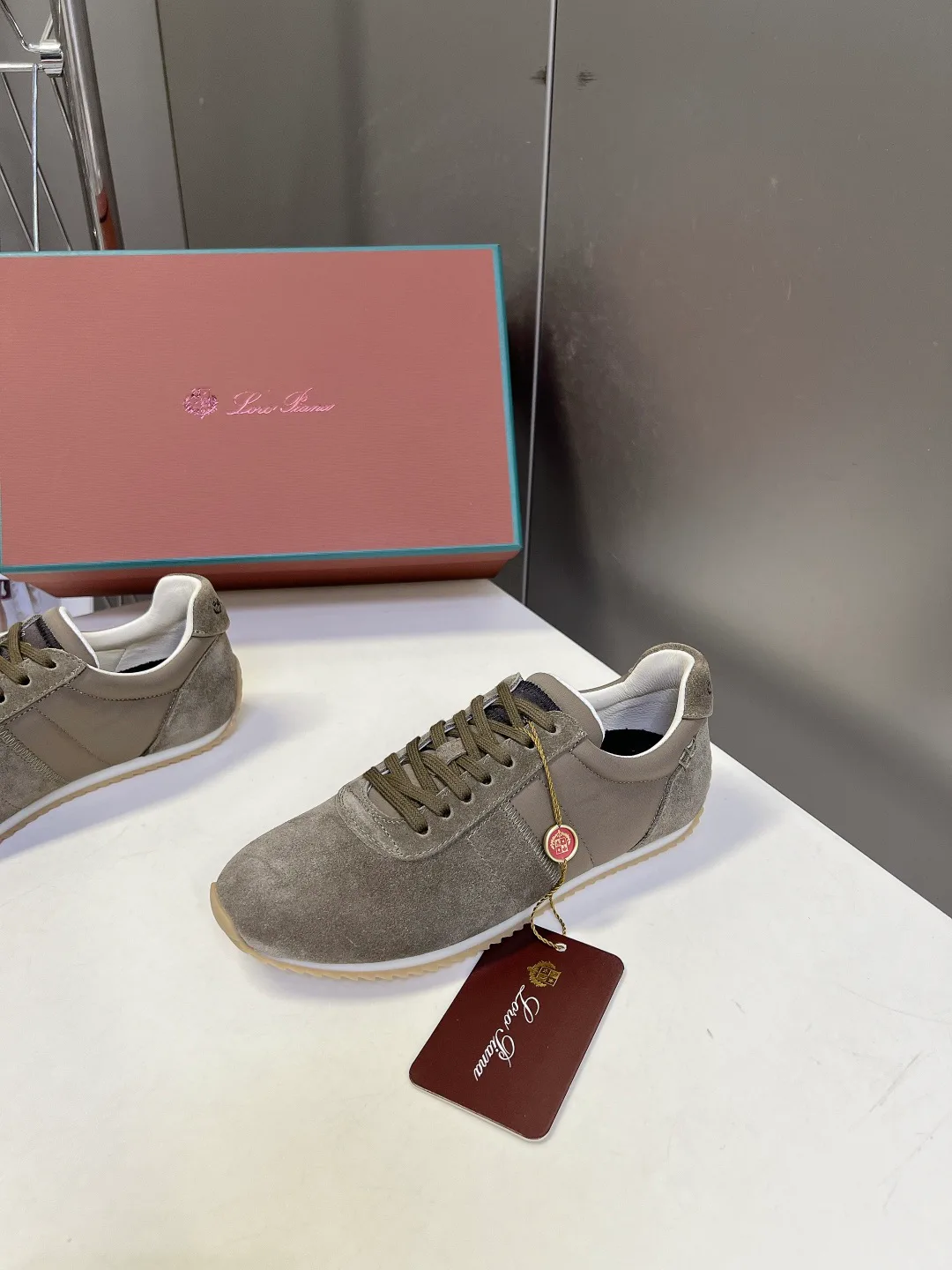 Women's Sneakers LORO PIANA 17449338