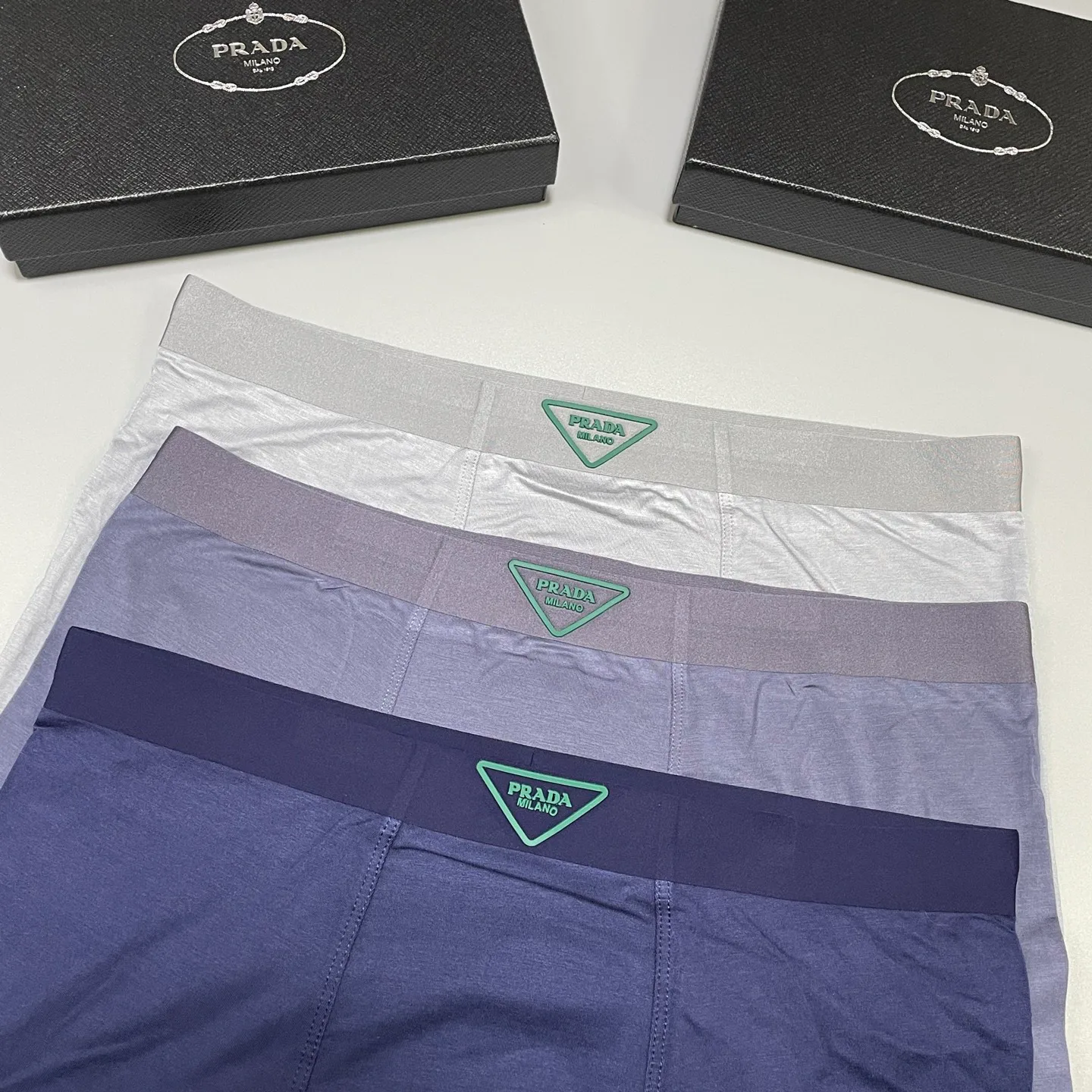 Men's Shorts PRADA 18097540