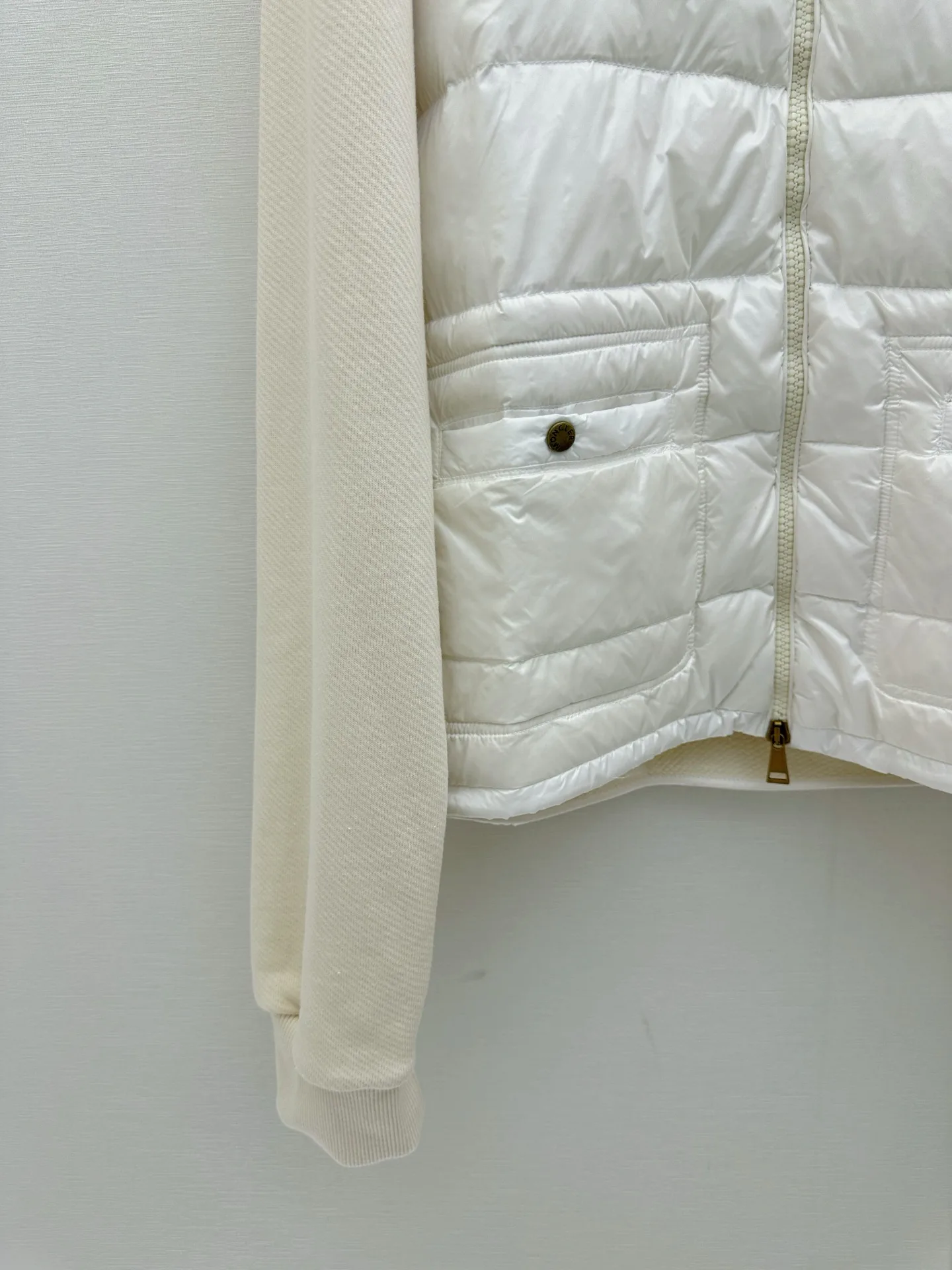 Women's Jackets And Down Jackets MONCLER 17960469