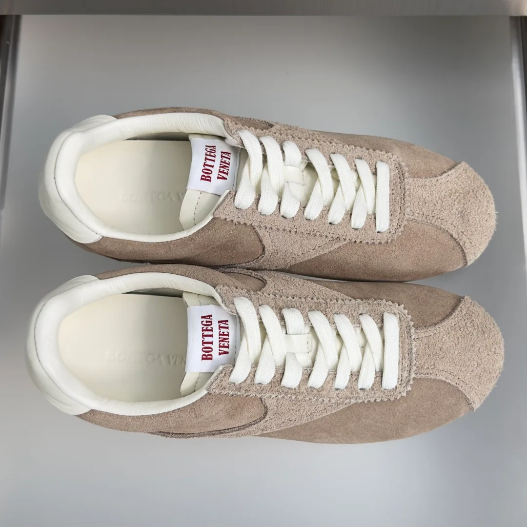 Women's Sneakers BOTTEGA VENETA 17910636