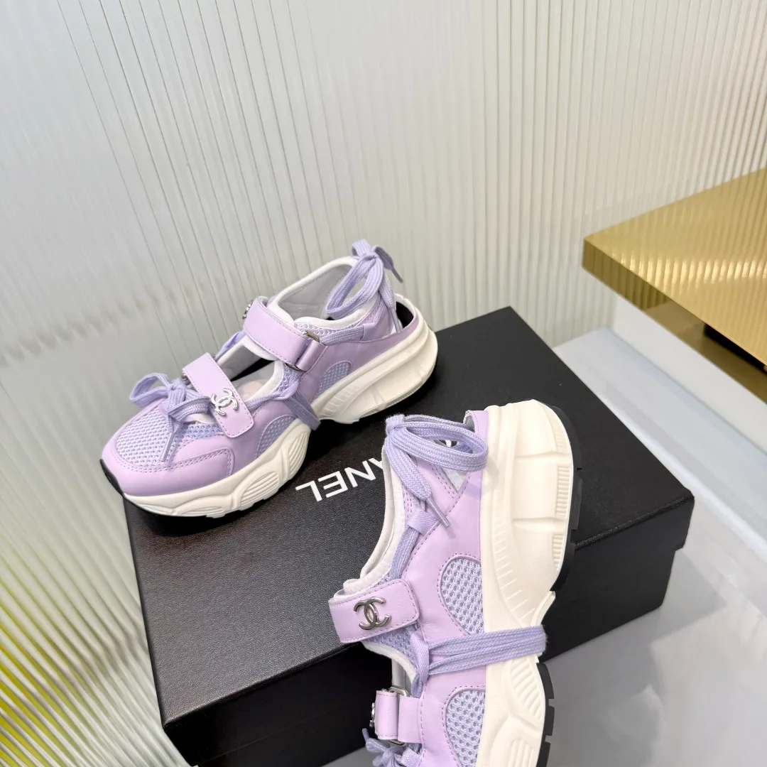 Women's Sneakers CHANEL 18366971