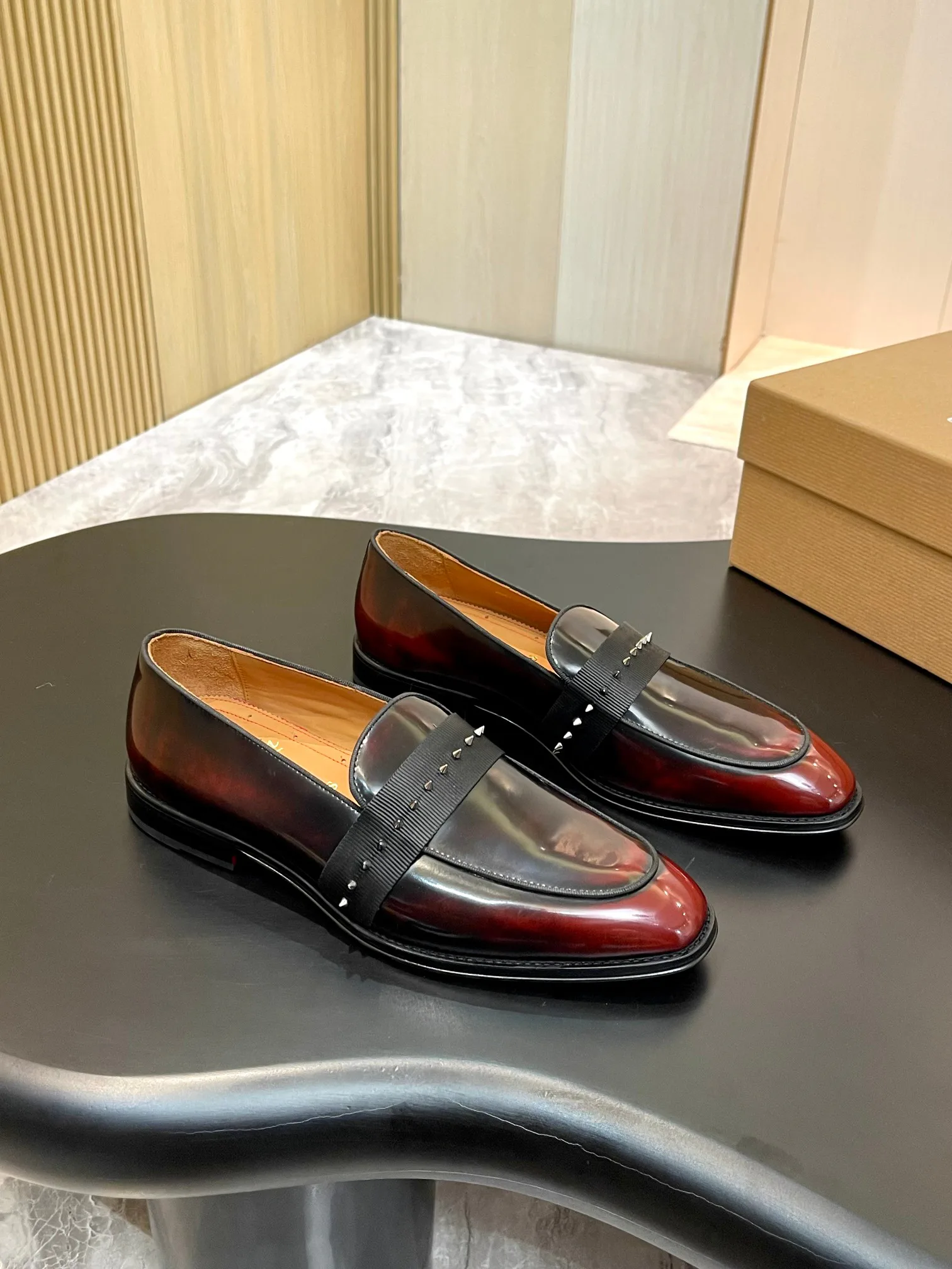 Men's Loafers And Dress Shoes CHRISTIAN LOUBOUTIN 18117258