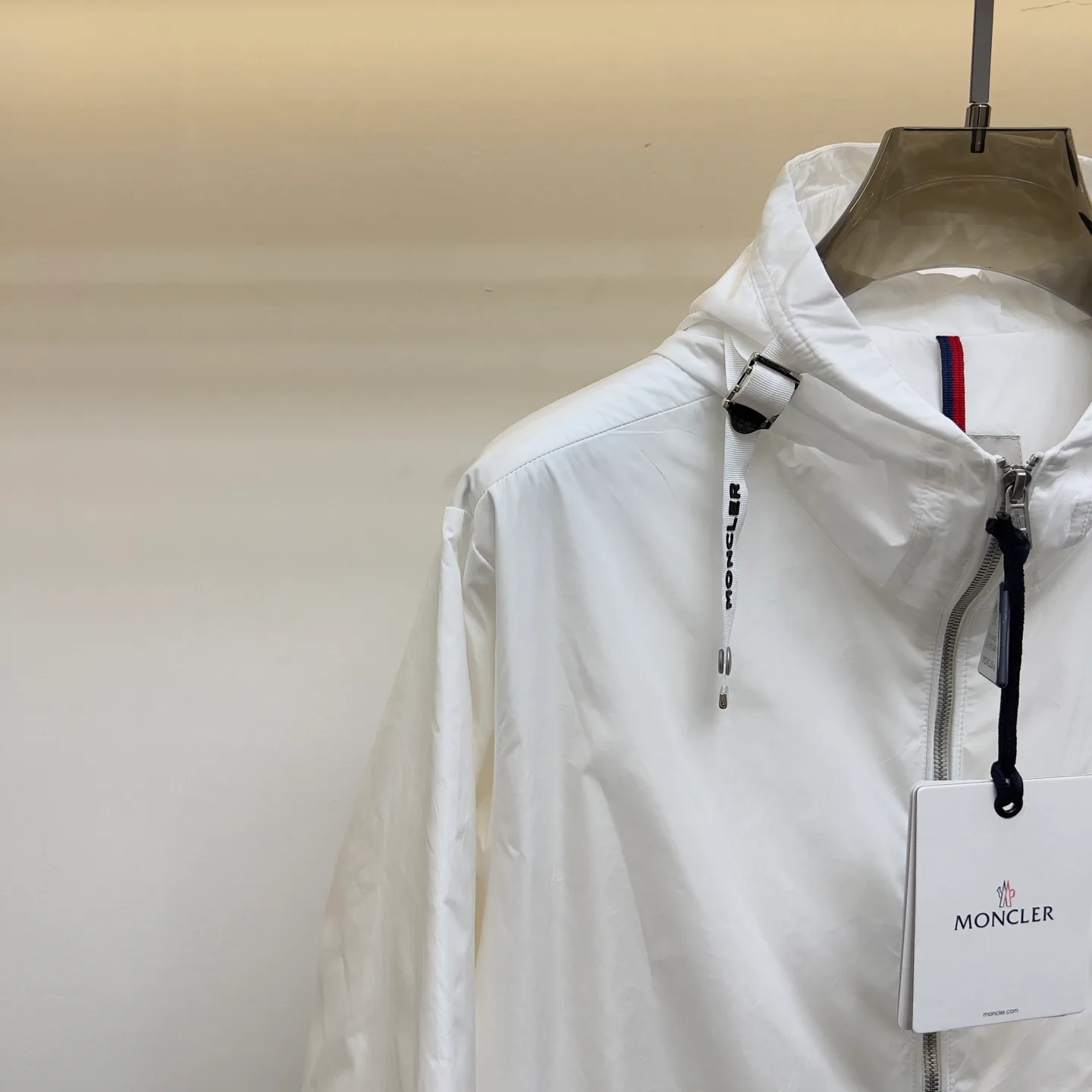 Women's Jackets And Down Jackets MONCLER 17340714