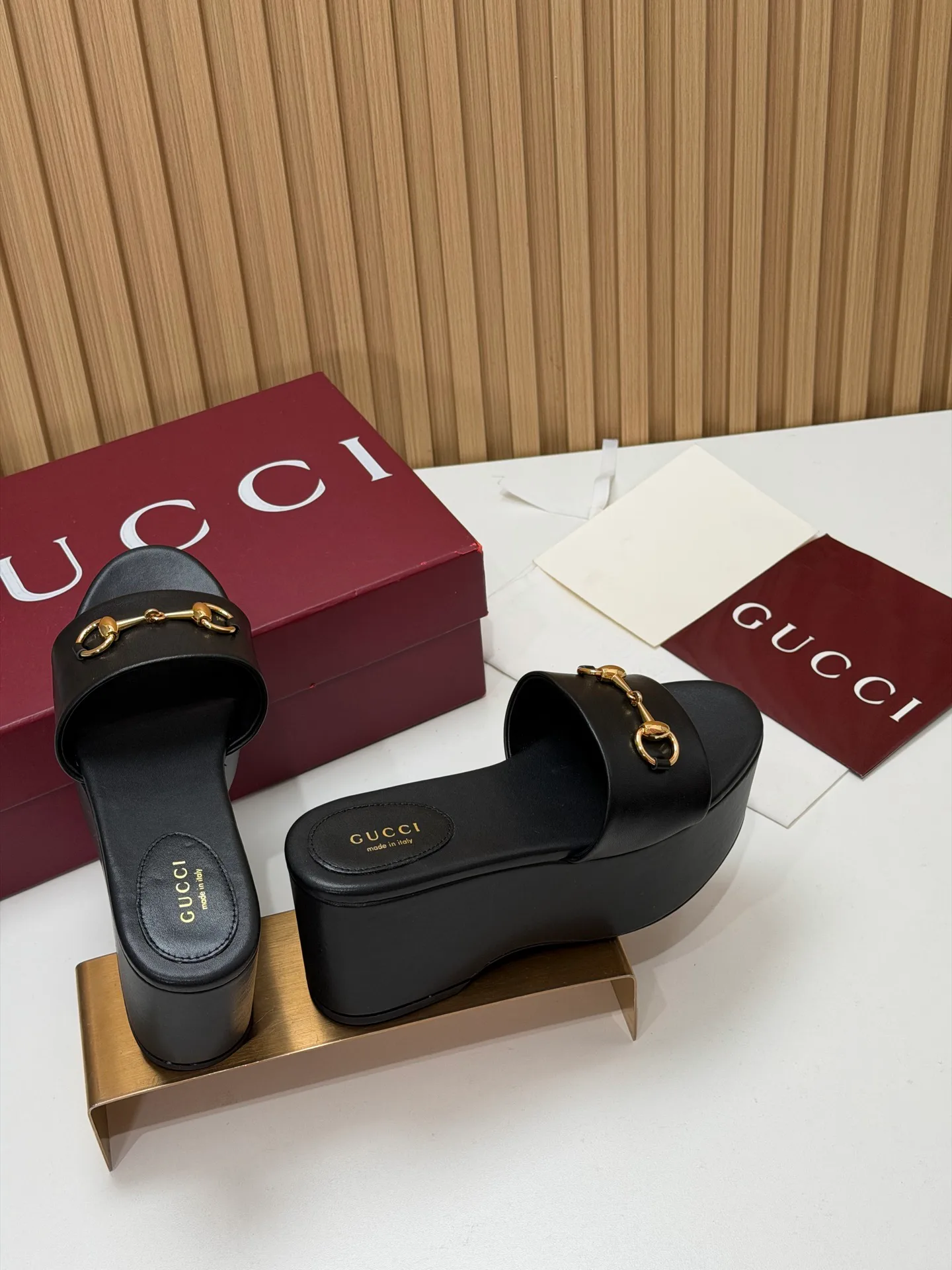 Women's Open-Toe Sandals GUCCI 17631677