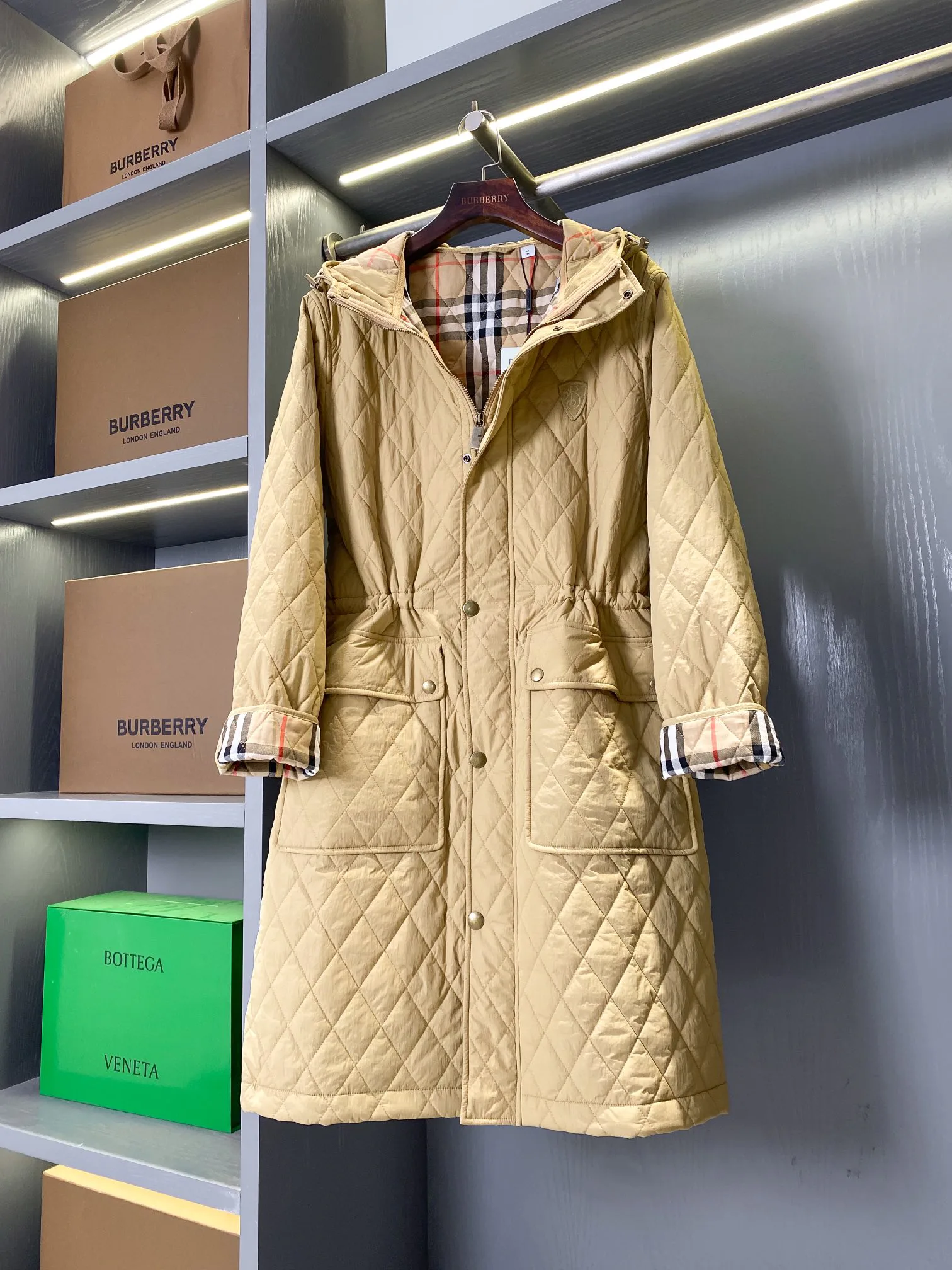 Women's Jackets And Down Jackets BURBERRY 18206353