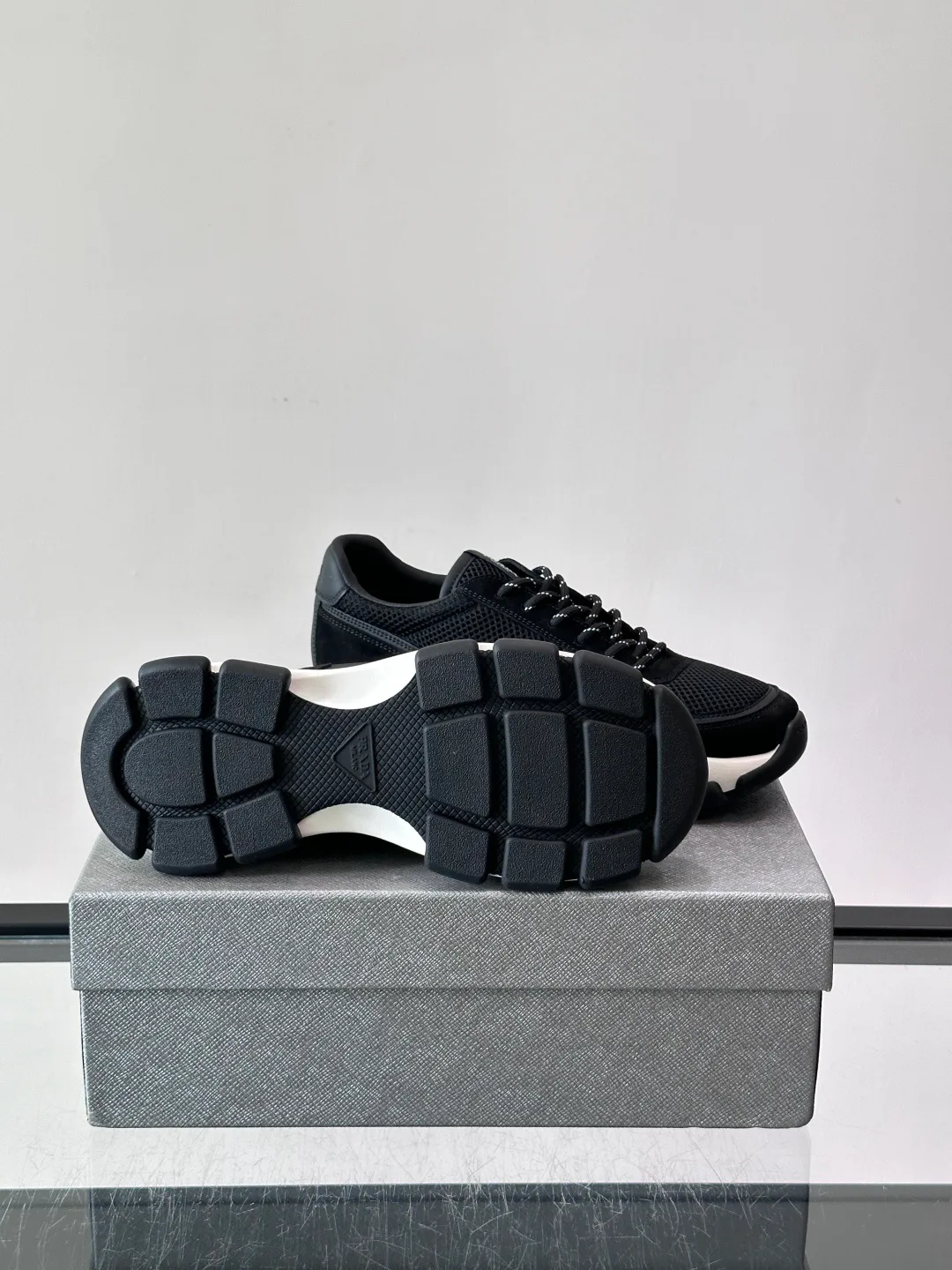 Men's Sneakers PRADA 18102779