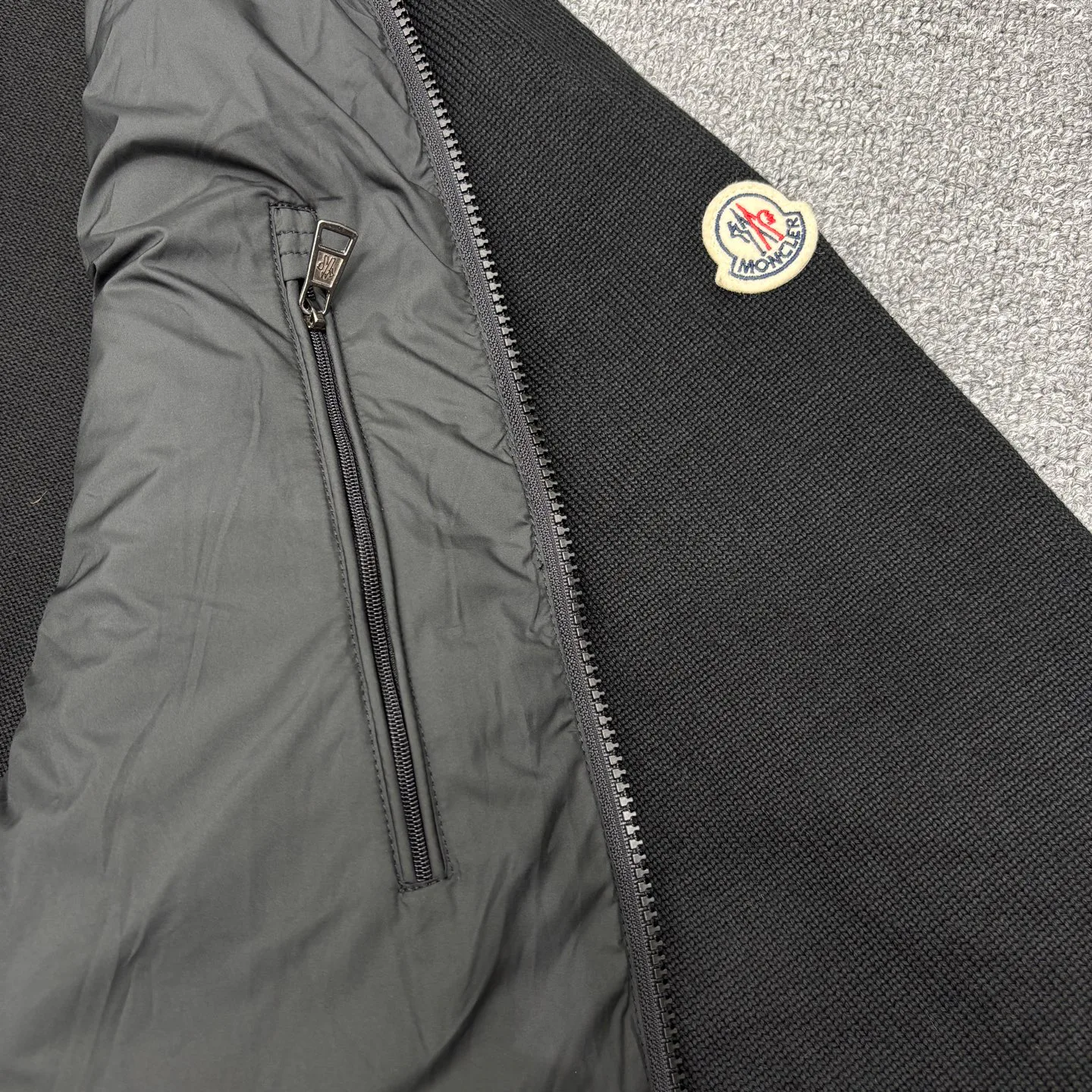 Women's Jackets And Down Jackets MONCLER 18386602