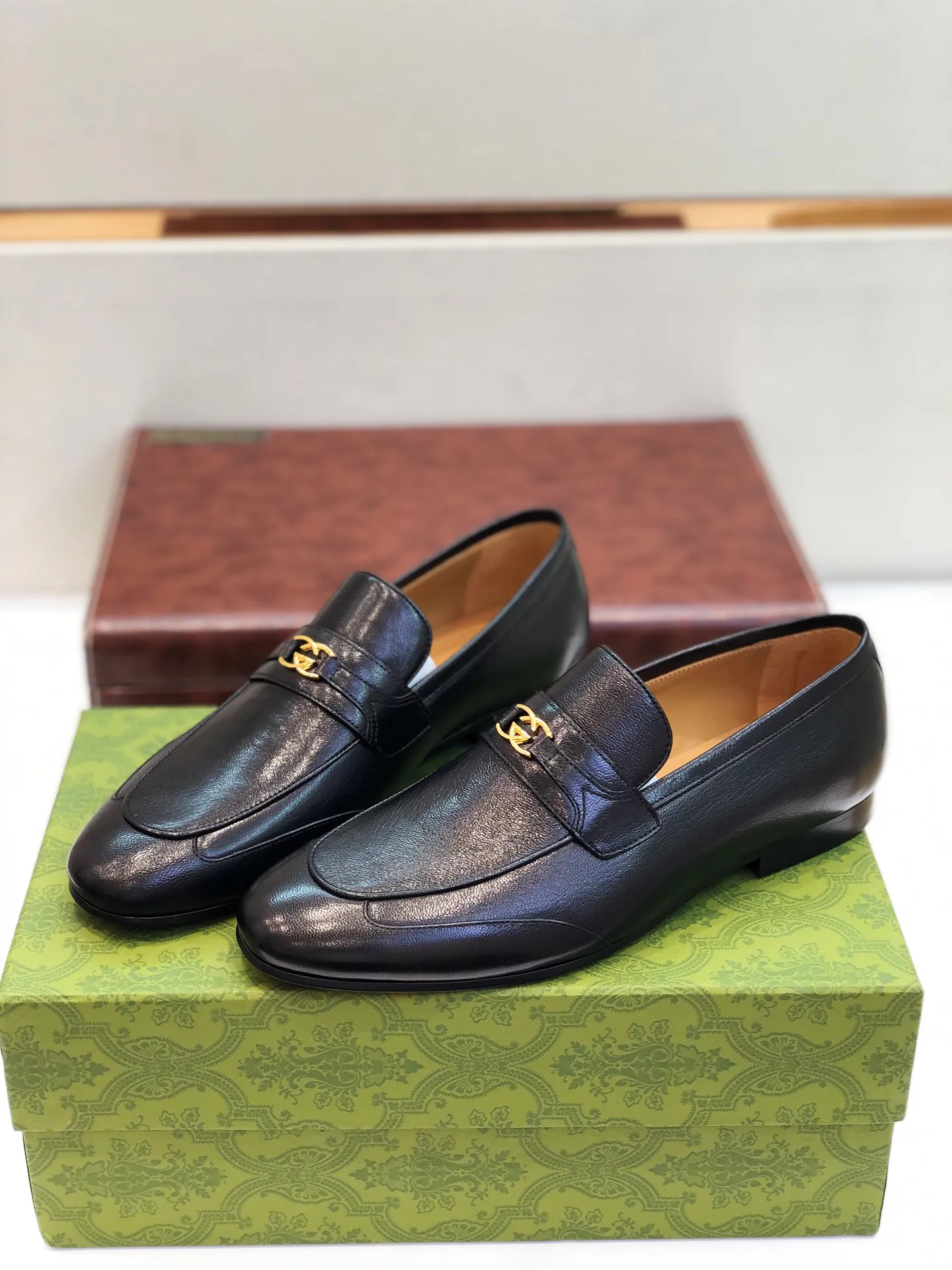 Men's Loafers And Dress Shoes GUCCI 17955381