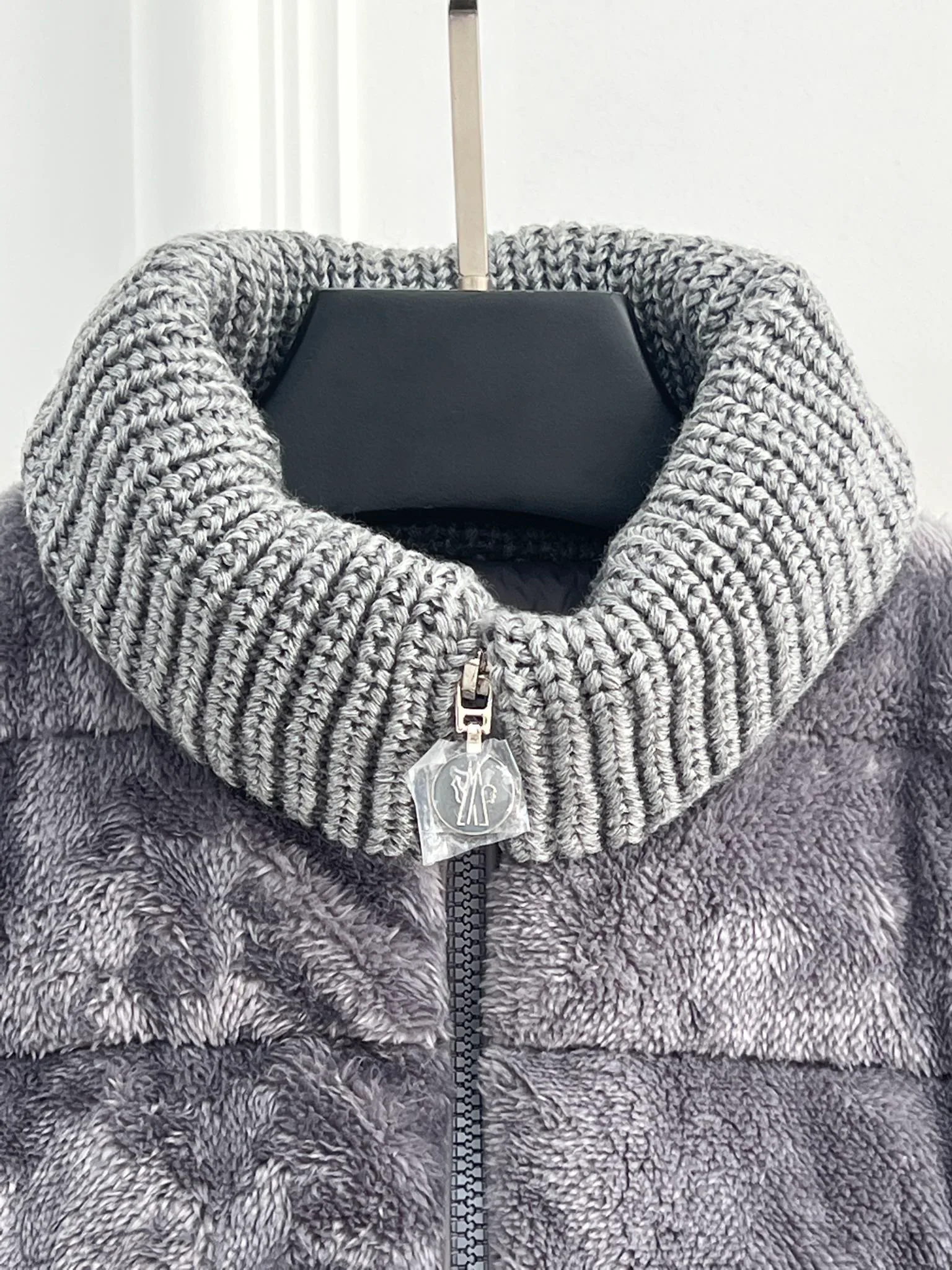 Women's Jackets And Down Jackets MONCLER 18416241