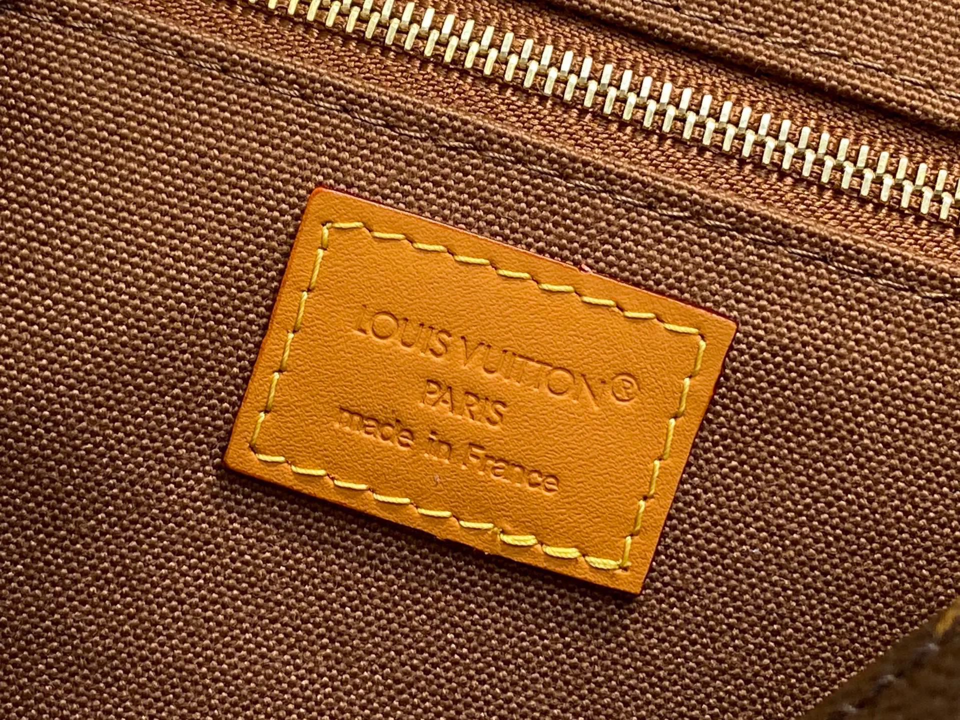 Women's Classic Handbags LOUIS VUITTON 18240335