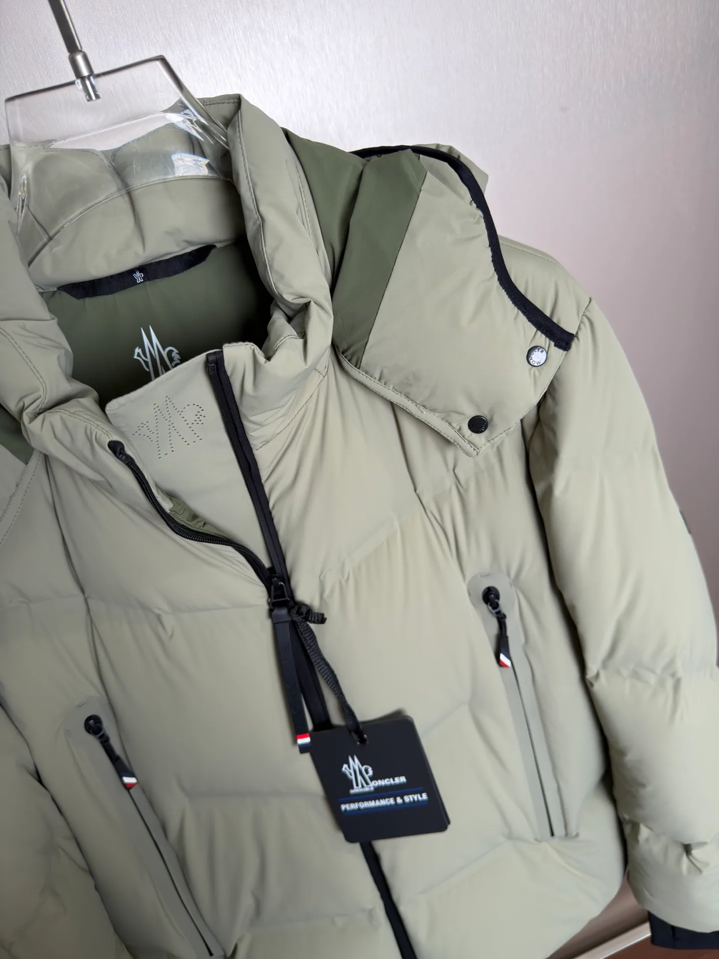 Куртки И Пуховики Мужские Moncler 18621313