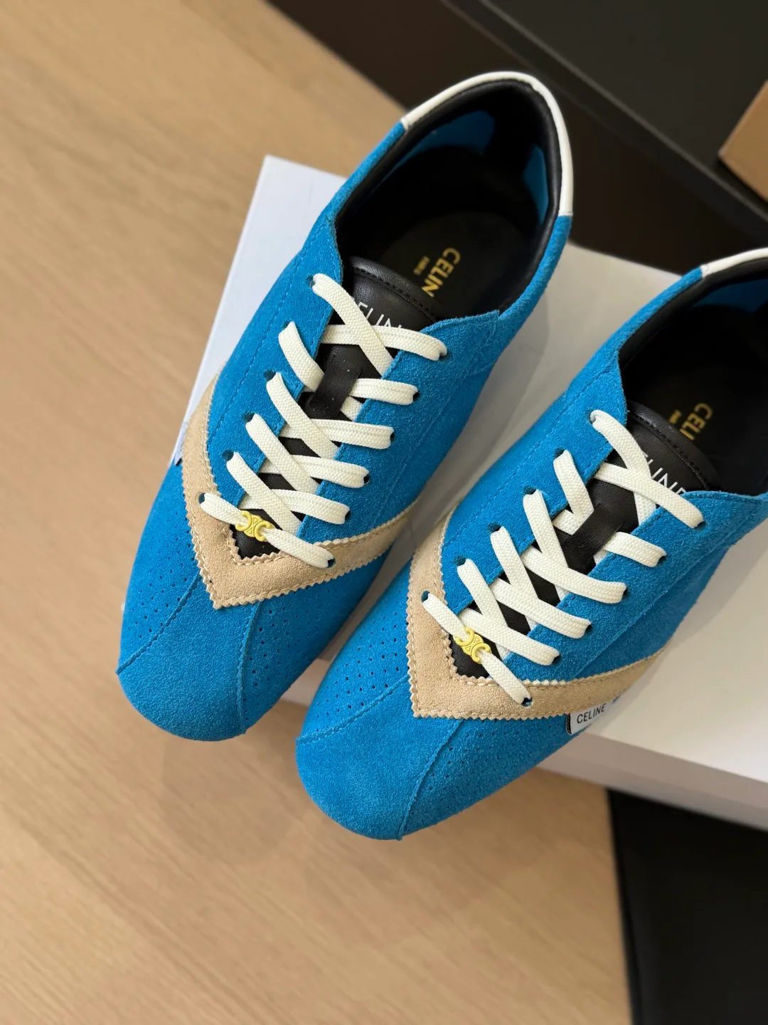 Women's Sneakers CELINE 18224061