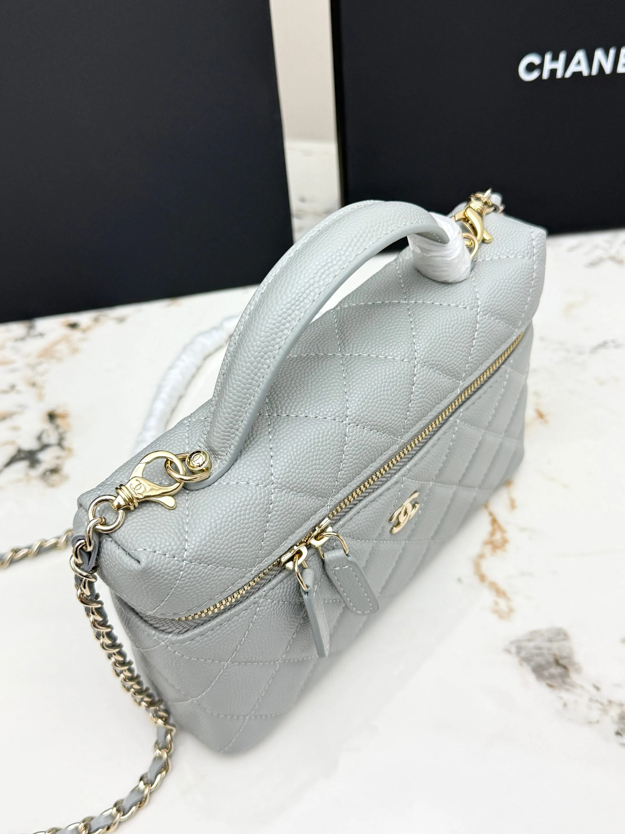 Women's Classic Handbags CHANEL 17949111