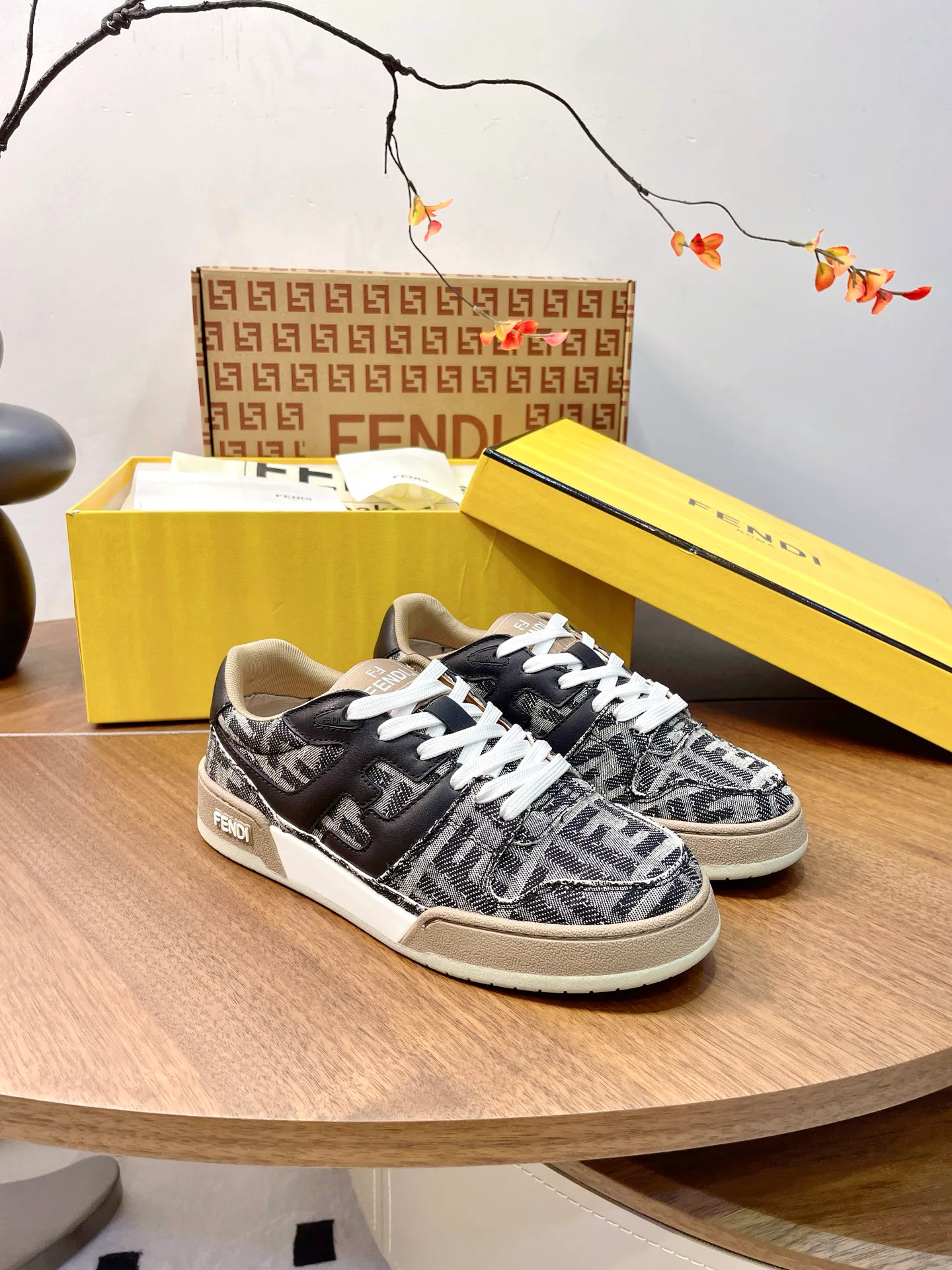 Women's Sneakers FENDI 17957355