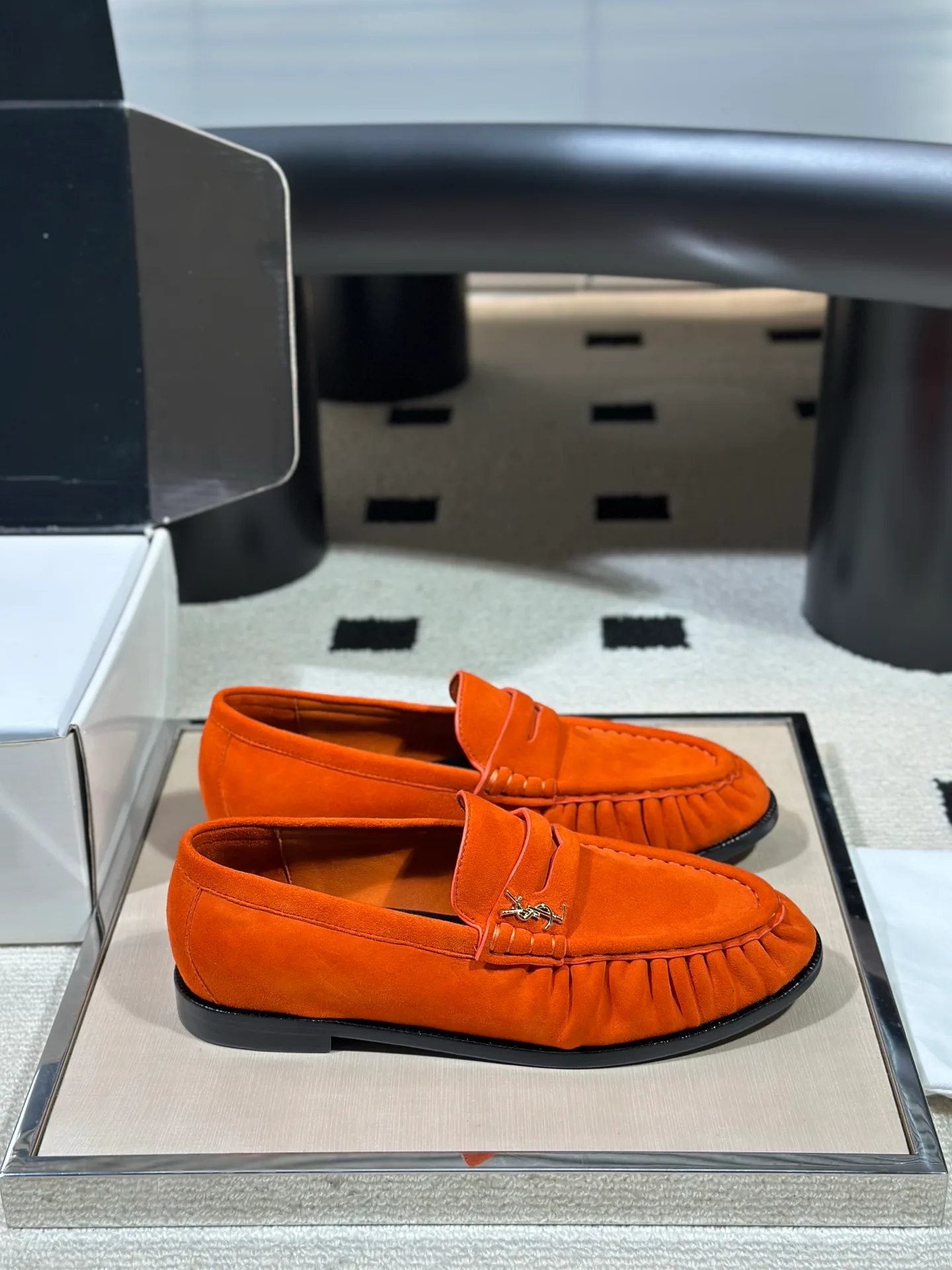 Women's Loafers And Moccasins SAINT LAURENT 18041790