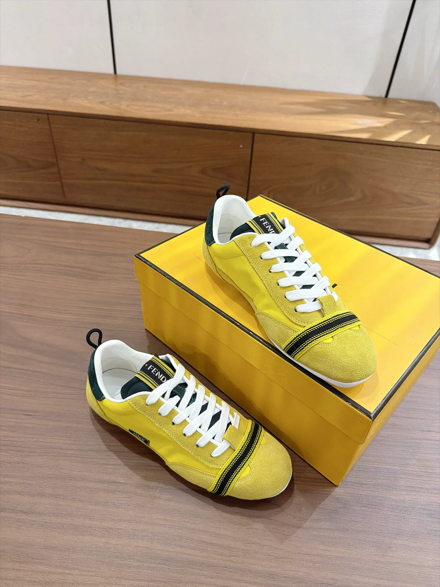 Women's Sneakers FENDI 18373647