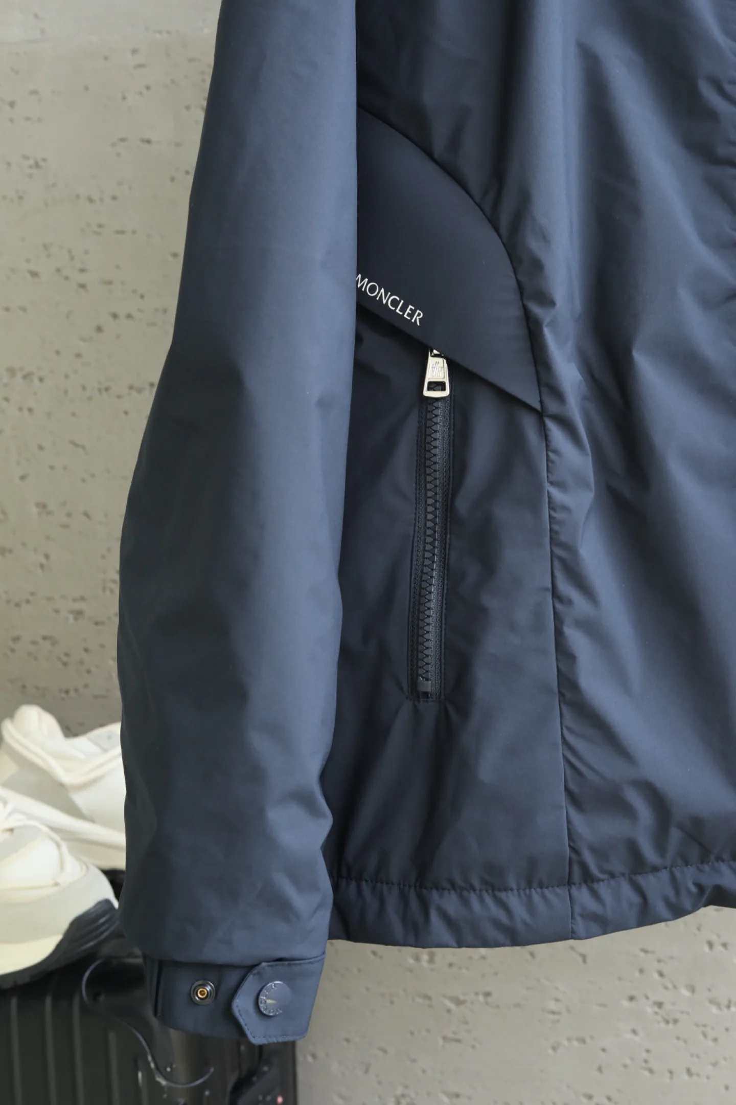 Men's Jackets And Down Jackets MONCLER 18140050