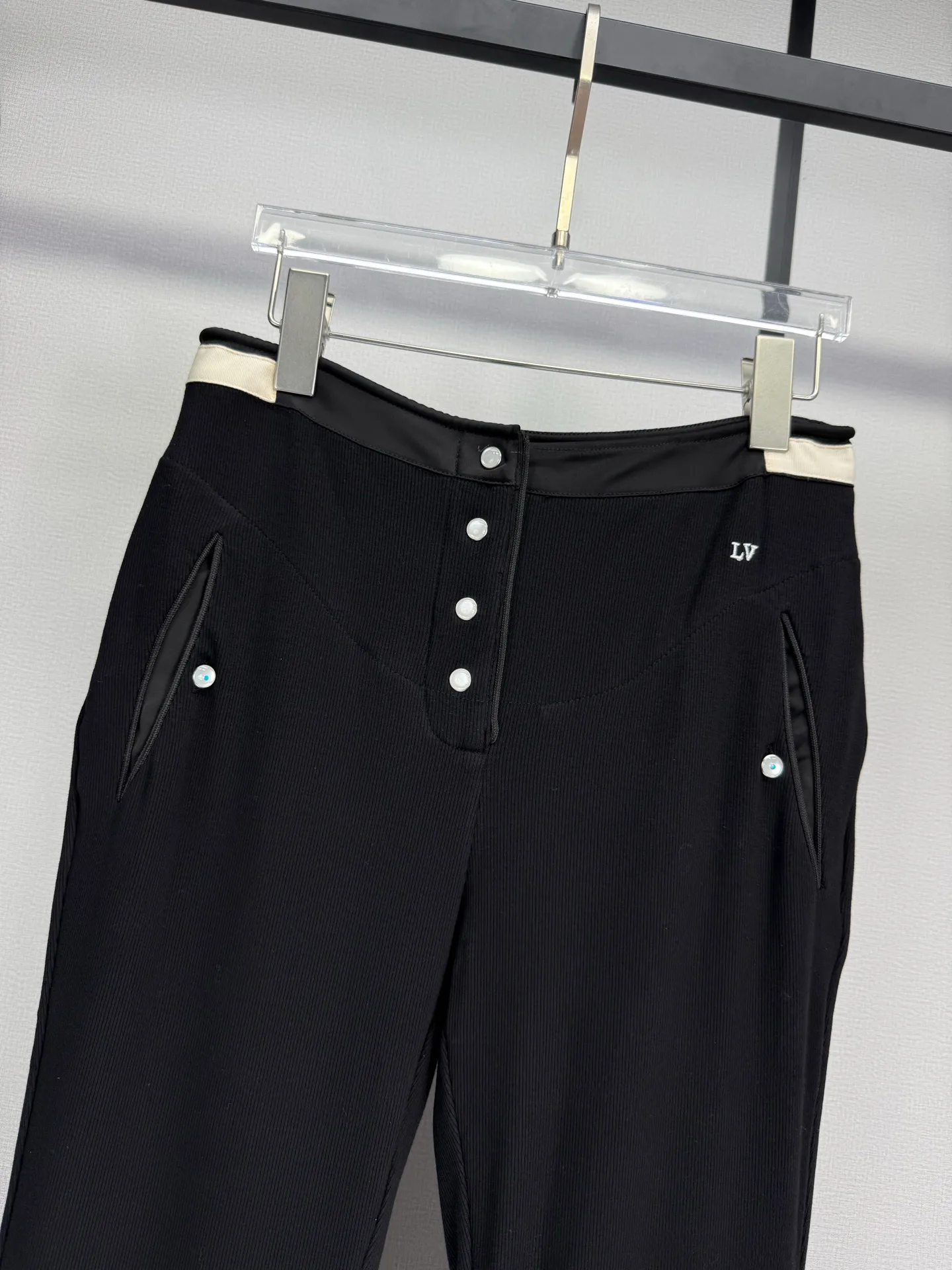 Women's Trousers LOUIS VUITTON 18022319