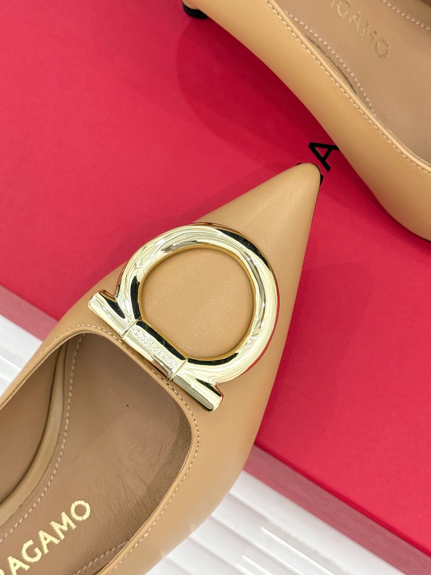 Women's Heels SALVATORE FERRAGAMO 18104109