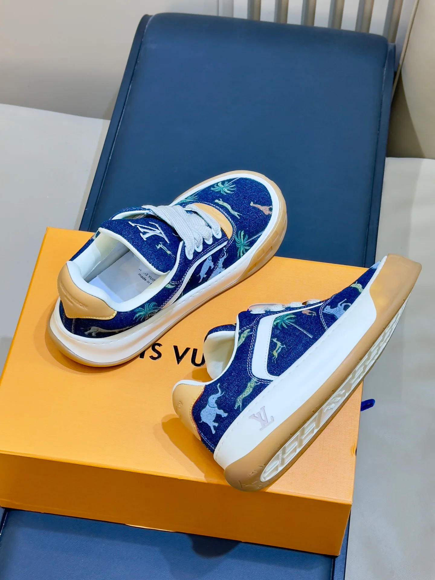Women's Sneakers LOUIS VUITTON 18073517