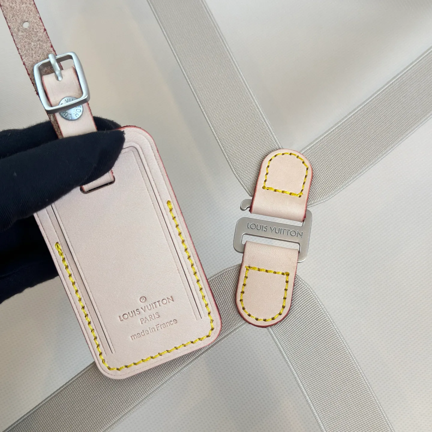 Suitcases LOUIS VUITTON 17675223