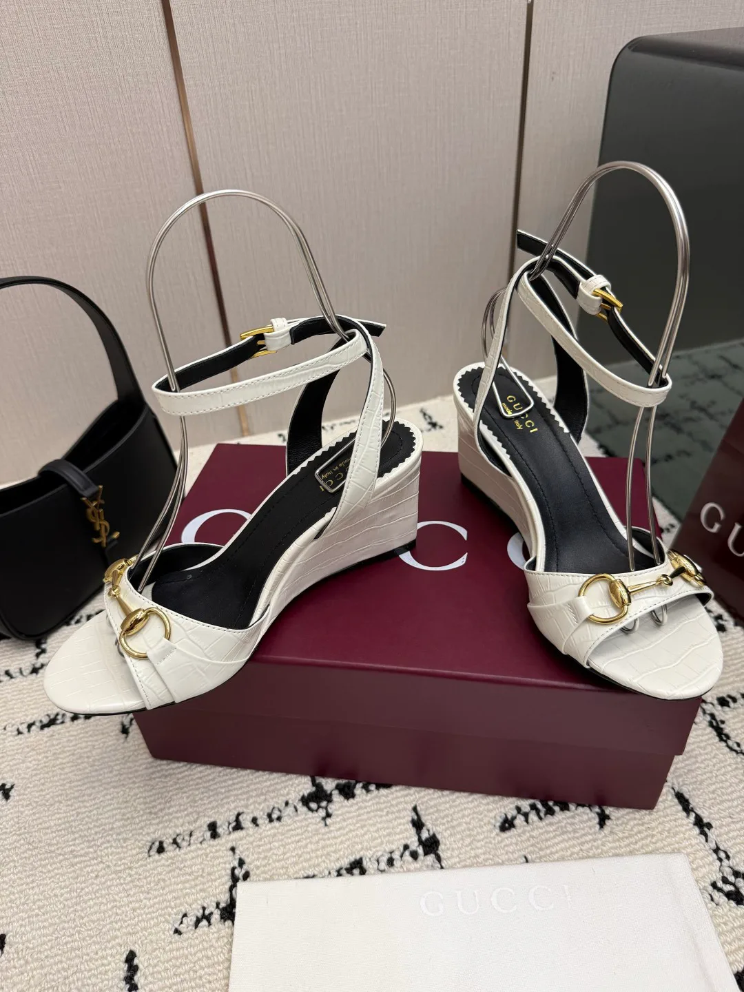 Women's Open-Toe Sandals GUCCI 18049070