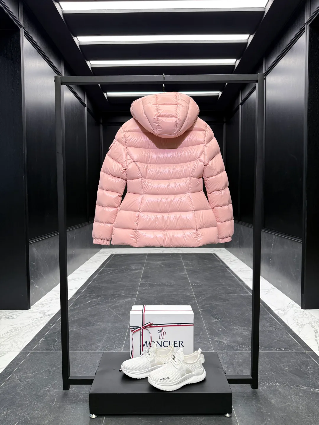 Men's Jackets And Down Jackets MONCLER 18492198
