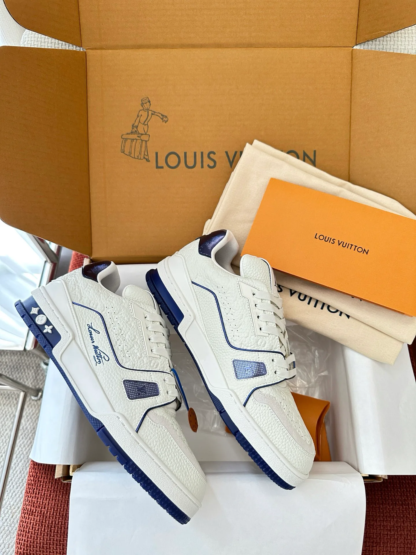 Men's Sneakers LOUIS VUITTON 17449370