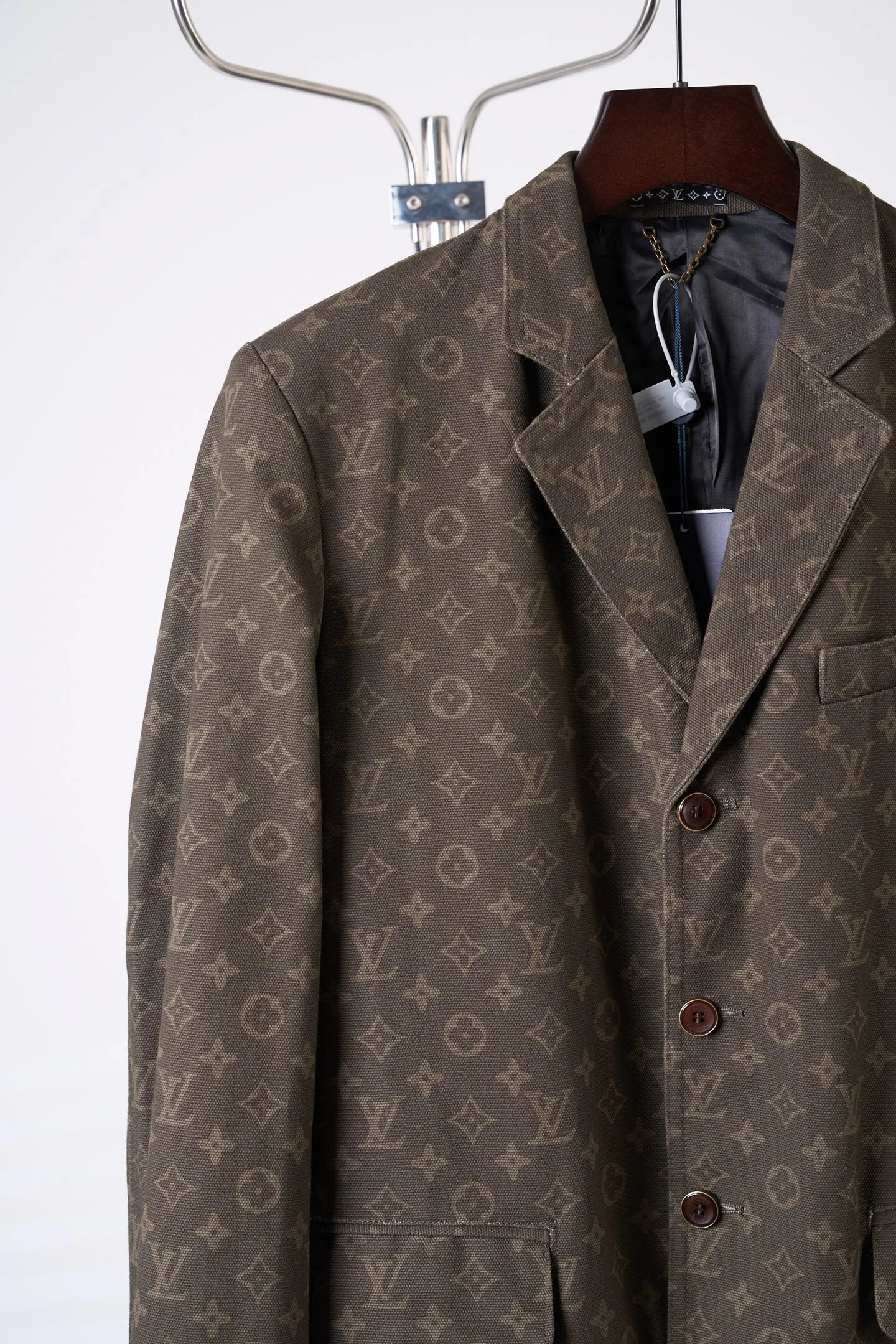 Men's Jackets And Down Jackets LOUIS VUITTON 18178829