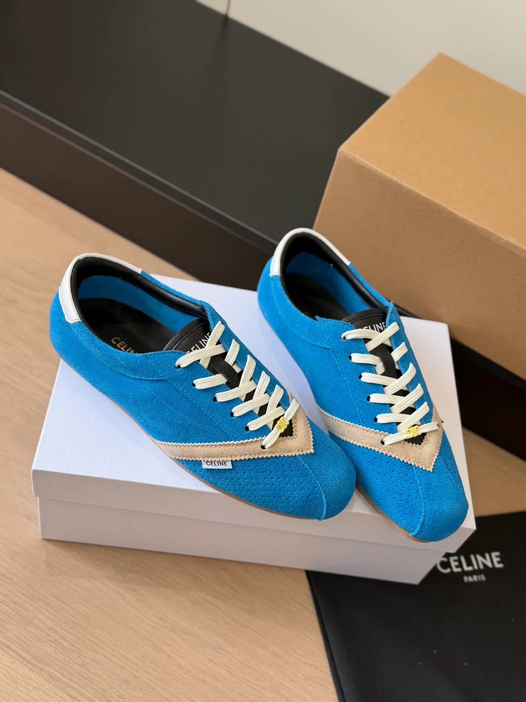 Women's Sneakers CELINE 18224061