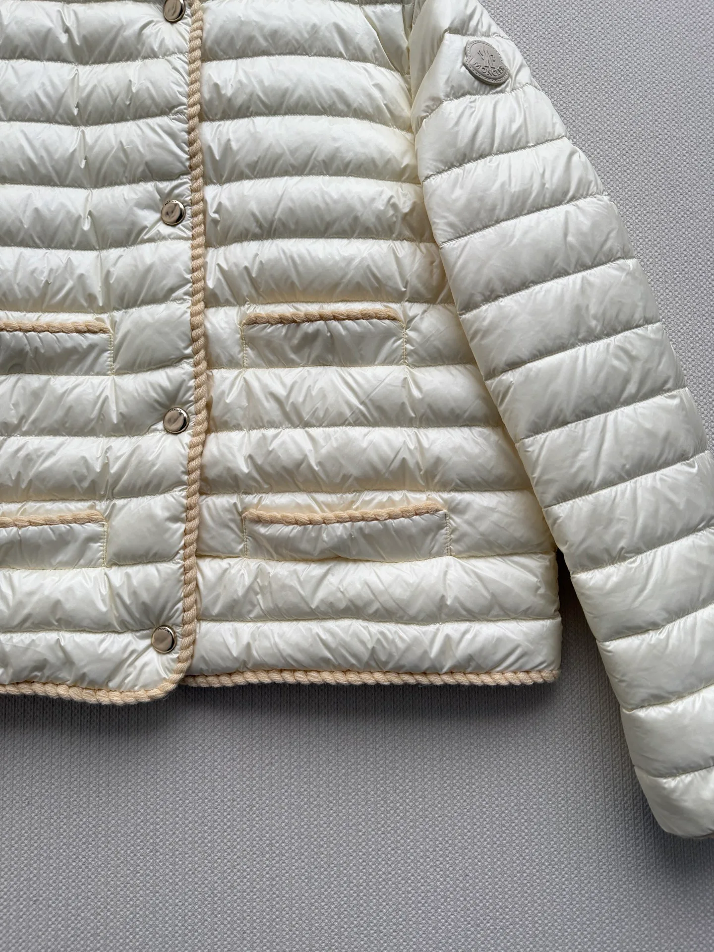 Women's Jackets And Down Jackets MONCLER 17897233