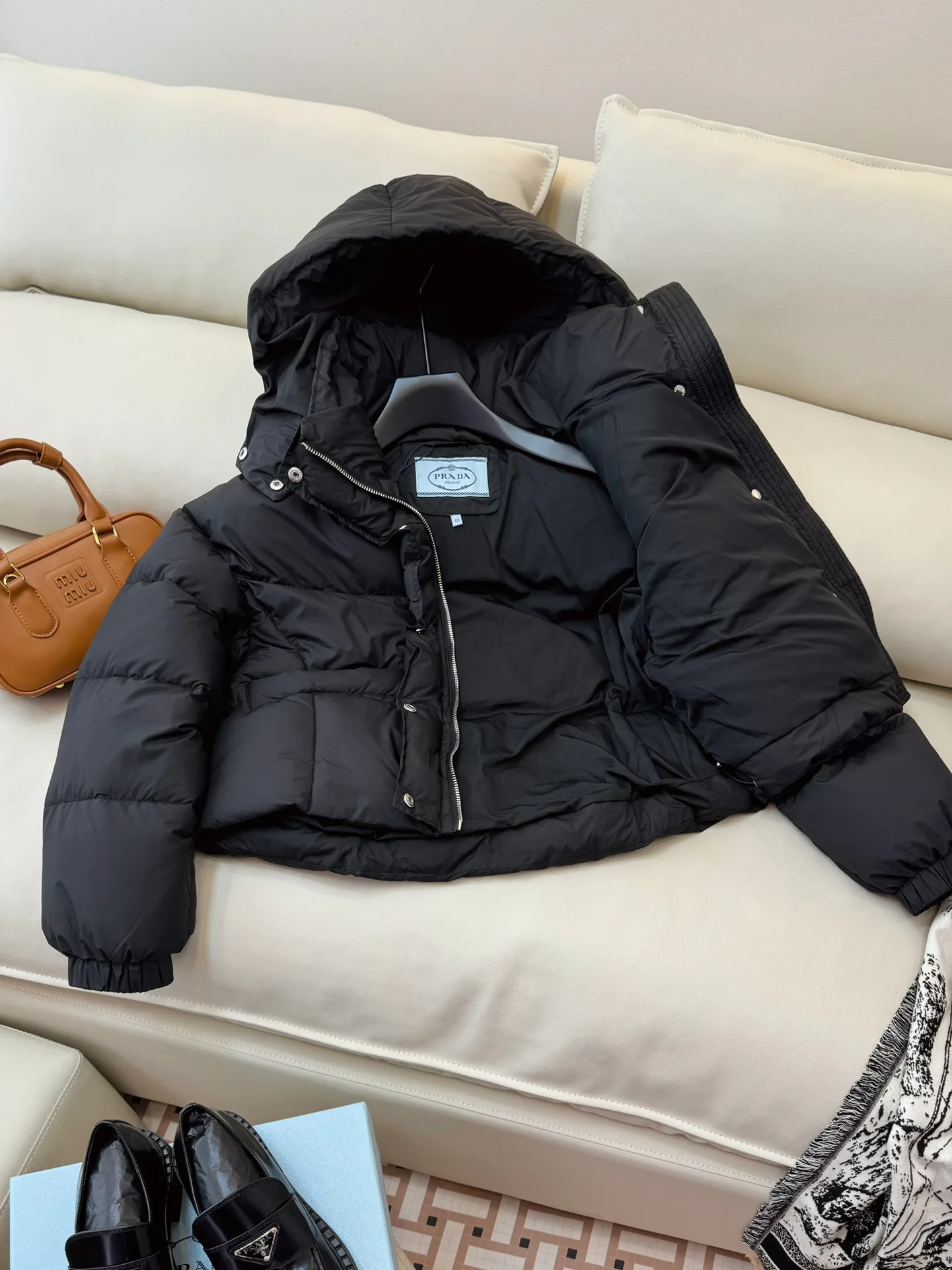 Women's Jackets And Down Jackets PRADA 17910127