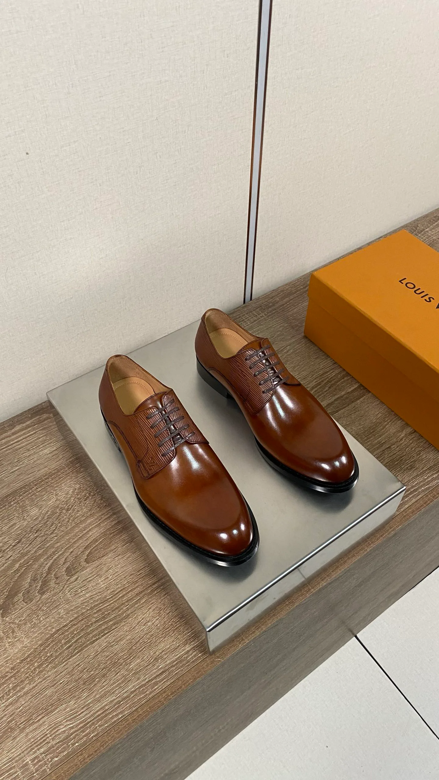 Men's Loafers And Dress Shoes LOUIS VUITTON 18078680