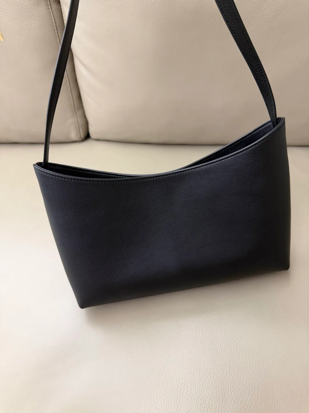 Women's Classic Handbags THE ROW 18070690