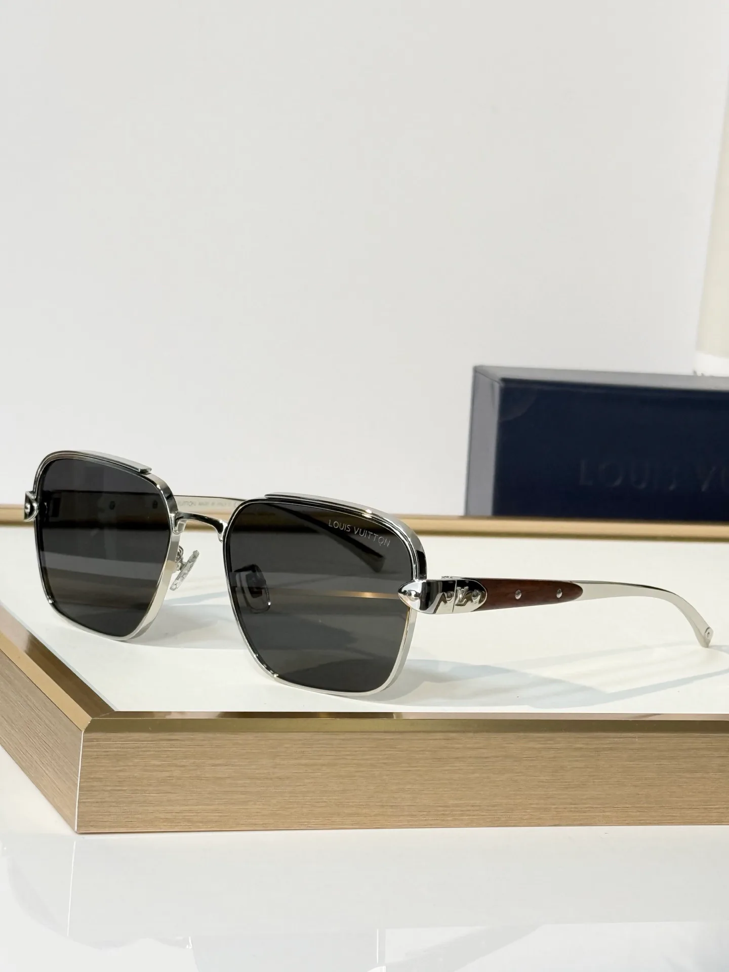Glasses LOUIS VUITTON 18453222