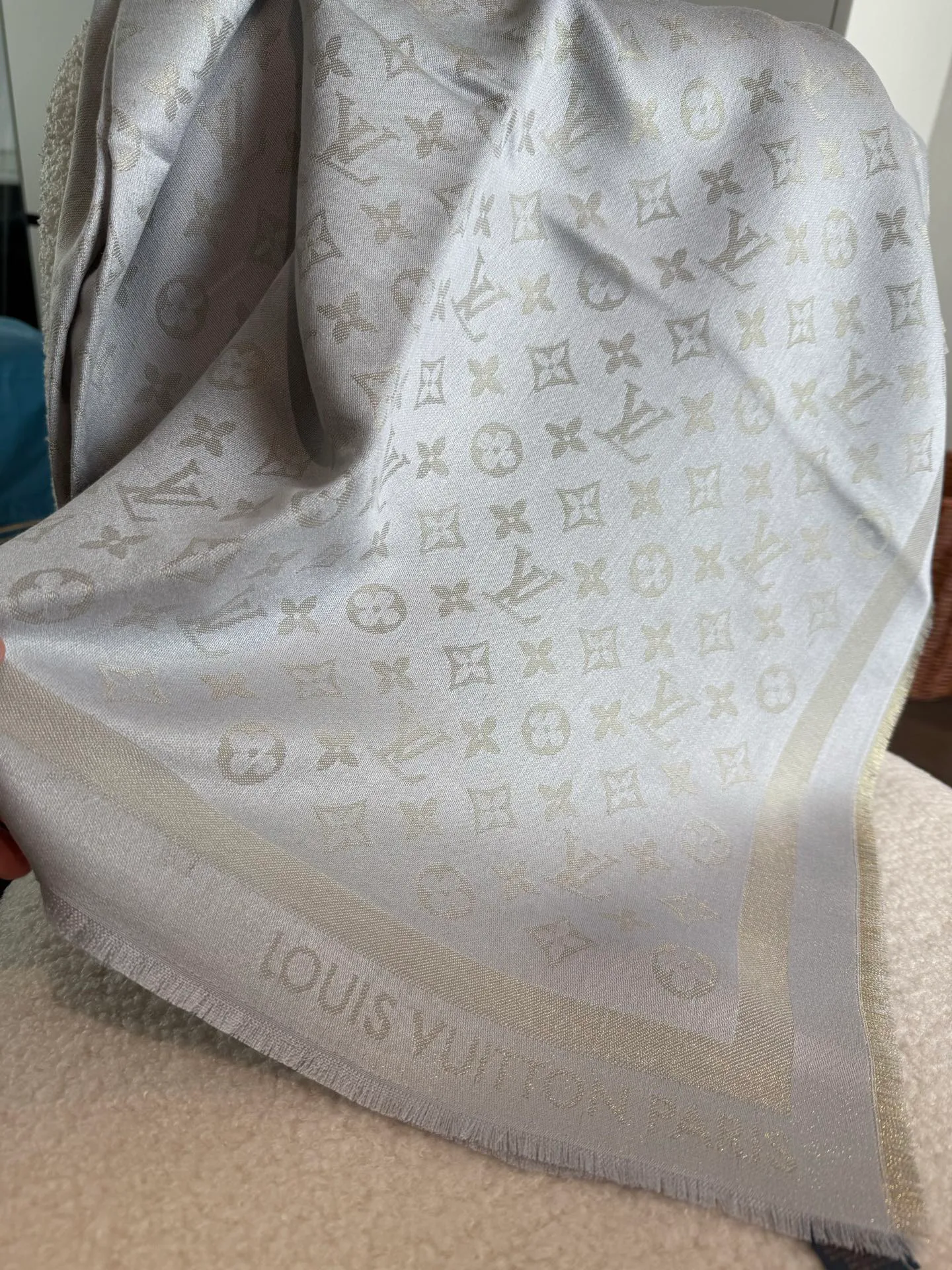 Scarves LOUIS VUITTON 17448576