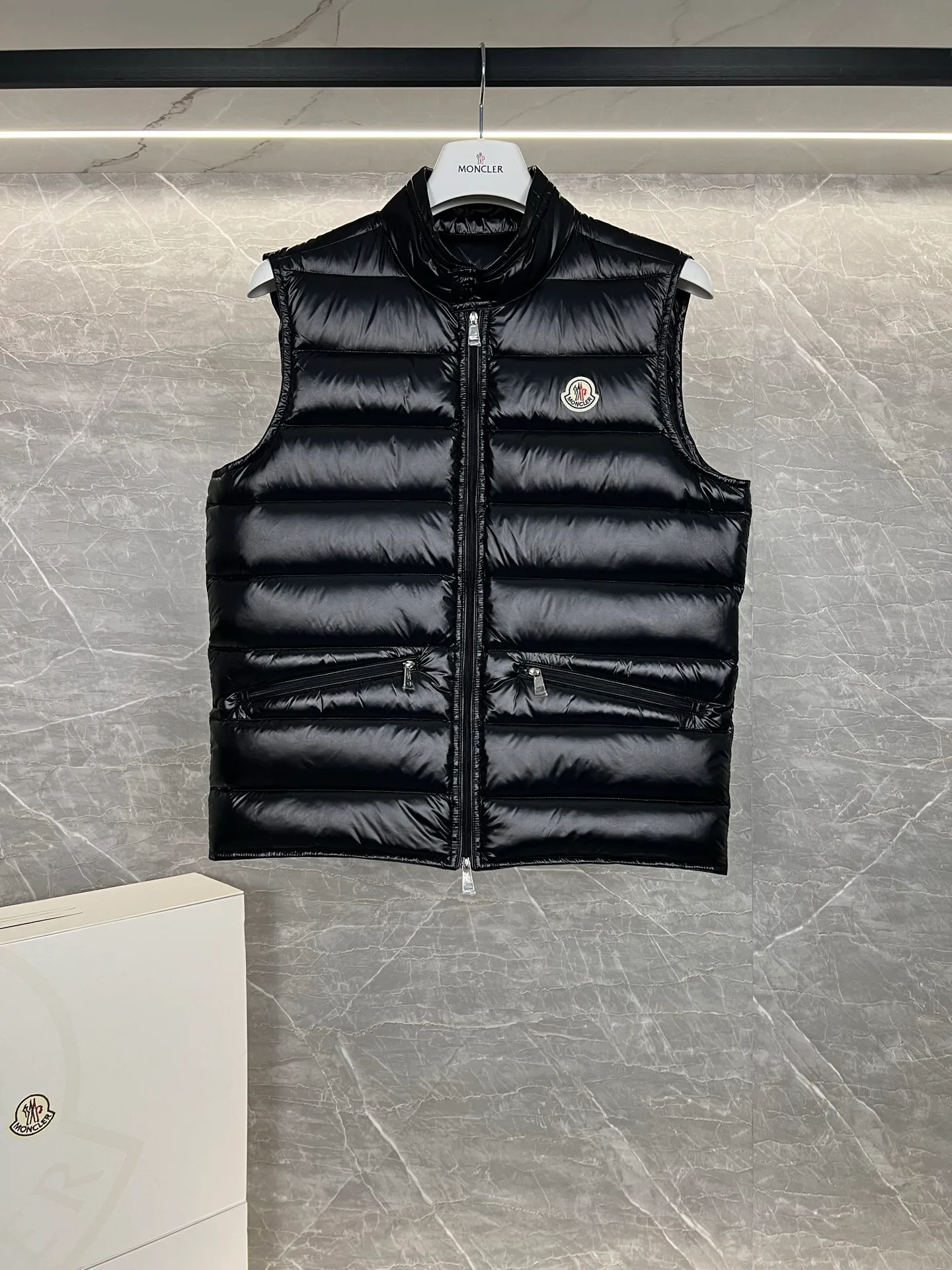Women's Vests MONCLER 18111342