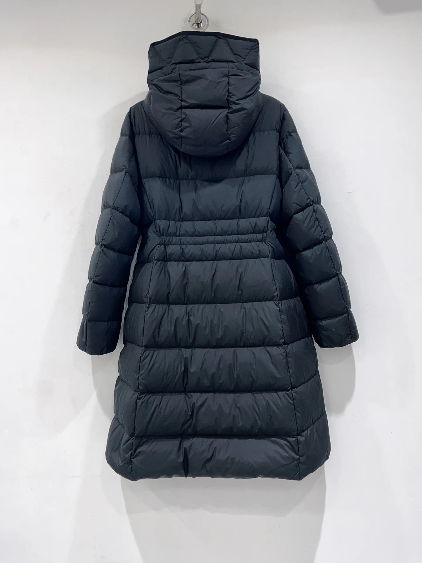 Women's Jackets And Down Jackets MONCLER 18368430