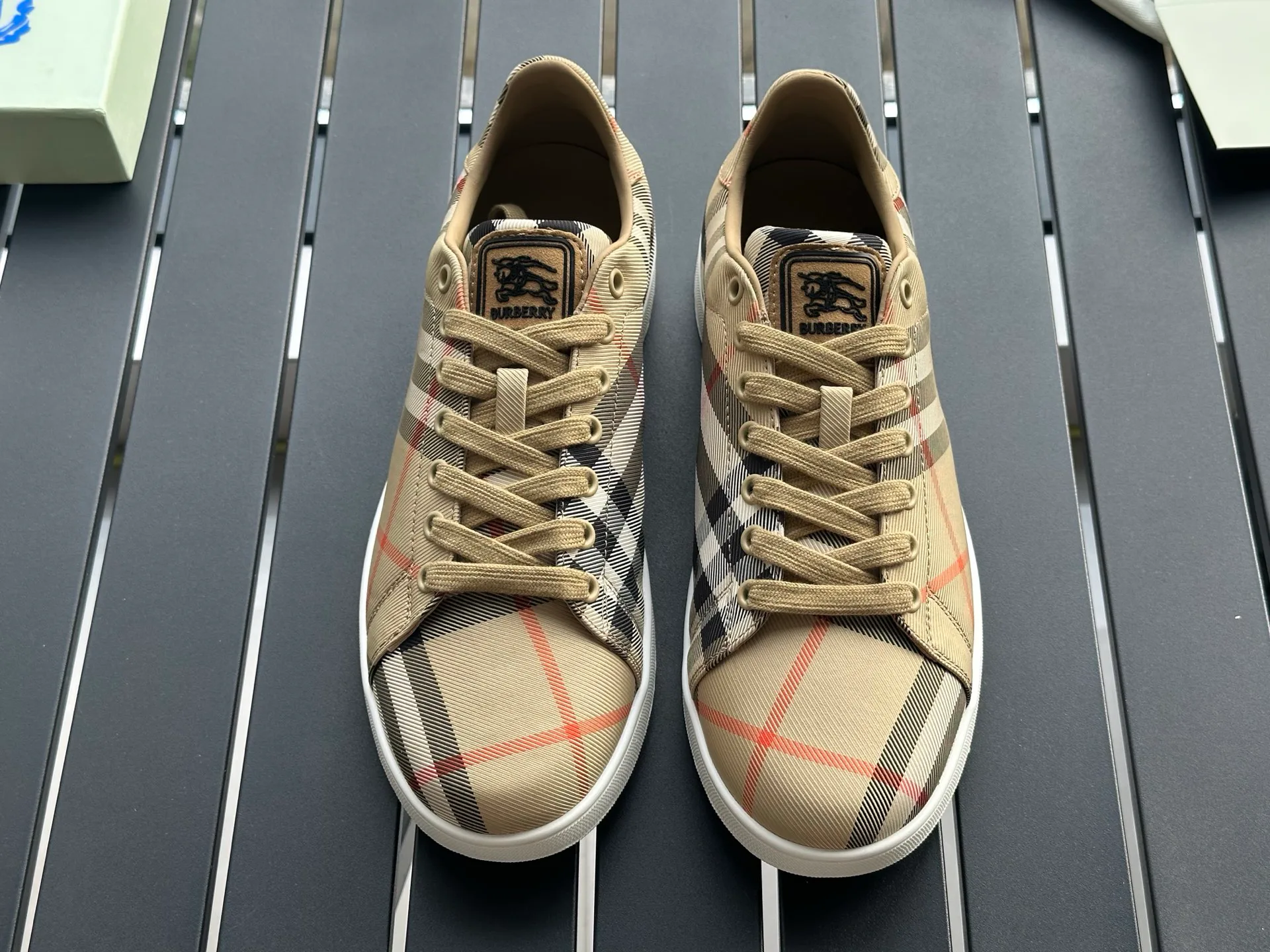 Women's Sneakers BURBERRY 17420312